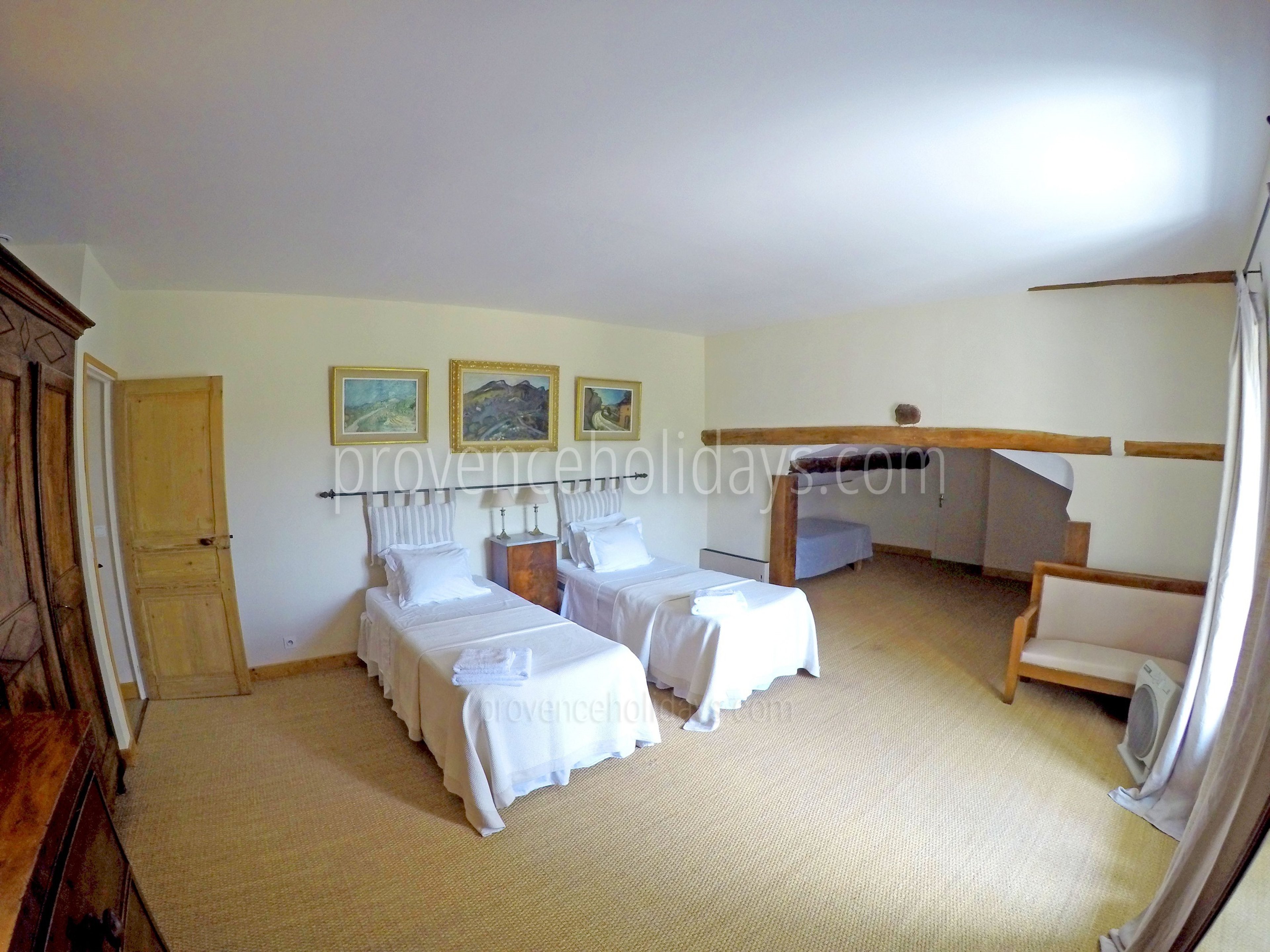 58 - Mas Lambesc: Villa: Interior