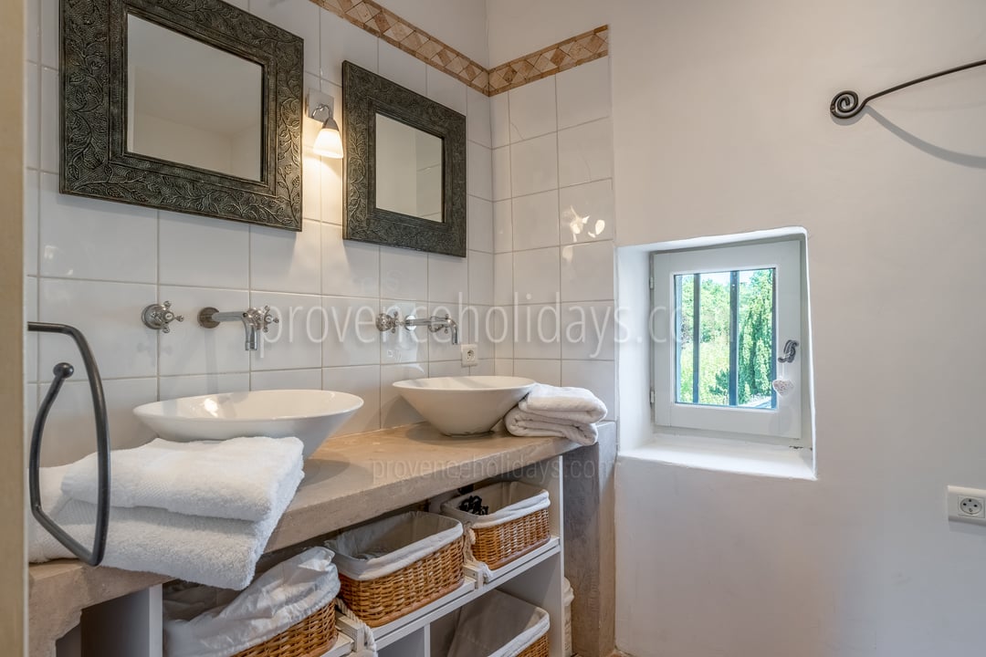 48 - Mas Lou Miradou: Villa: Bathroom