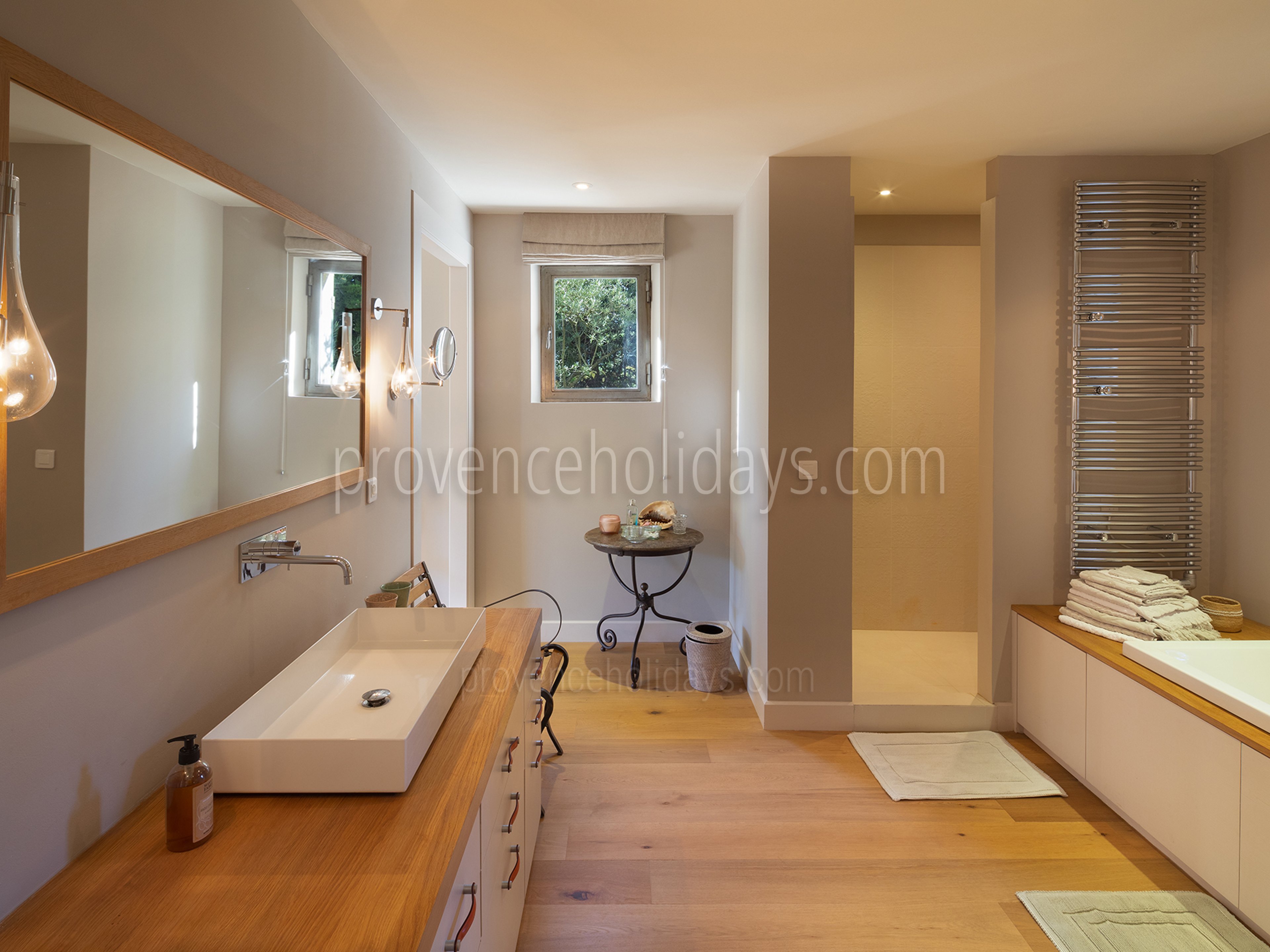 62 - Mas des Alpilles: Villa: Bathroom