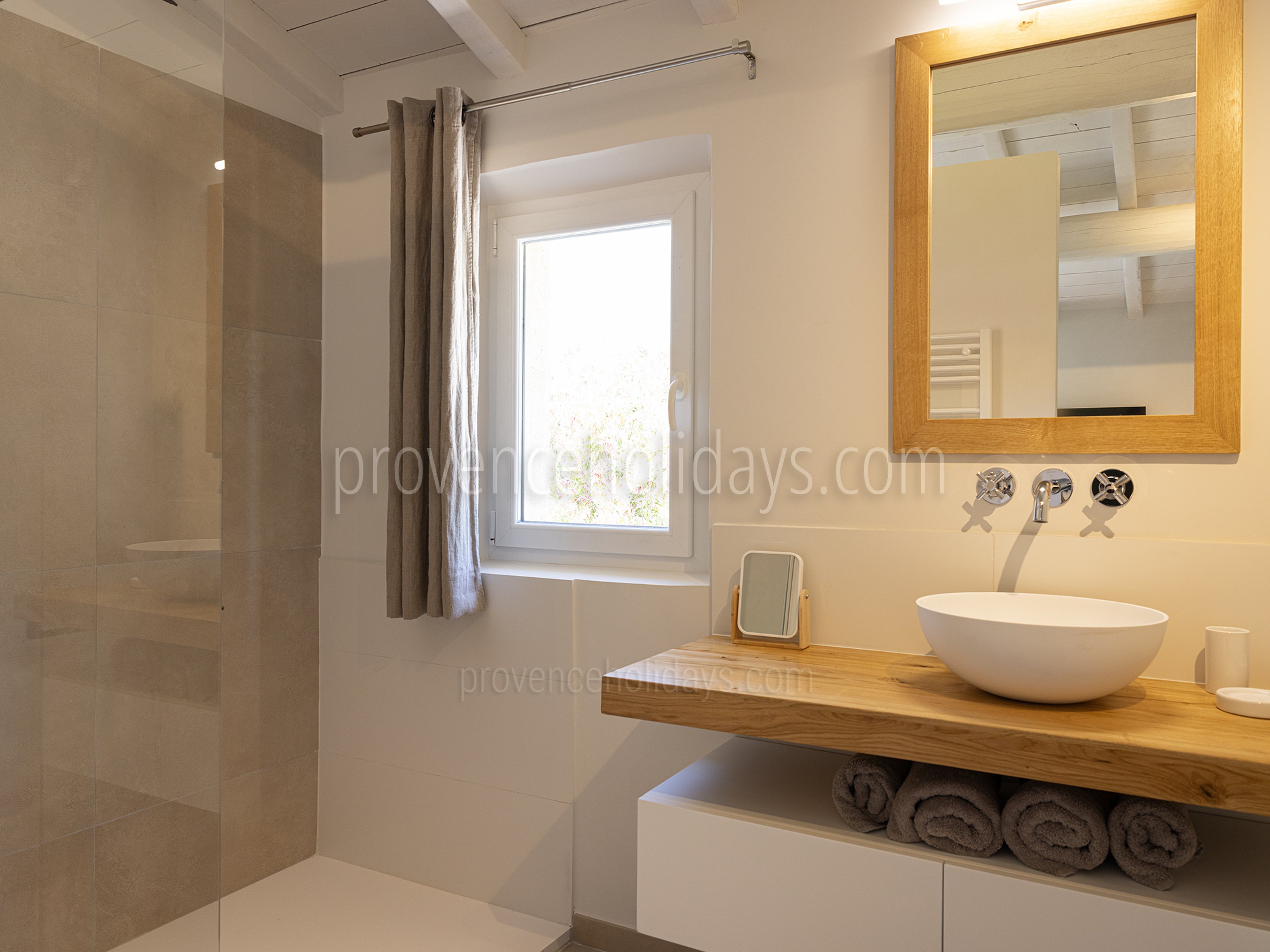 23 - Le Mas des Lauriers: Villa: Bathroom