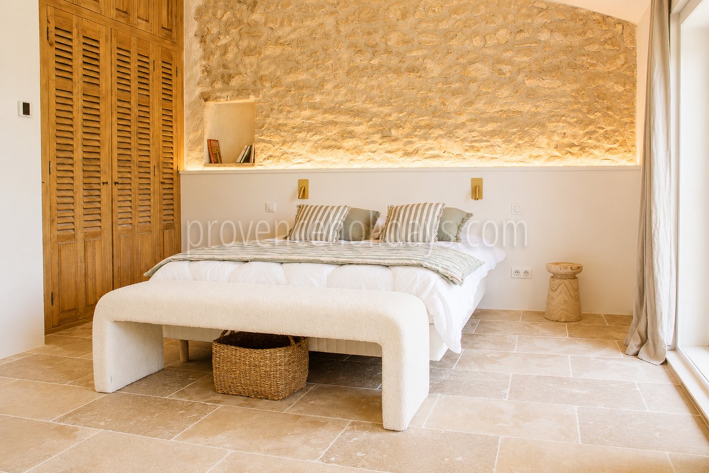 46 - Mas rénové à pied d\'Eygalières: Villa: Bedroom