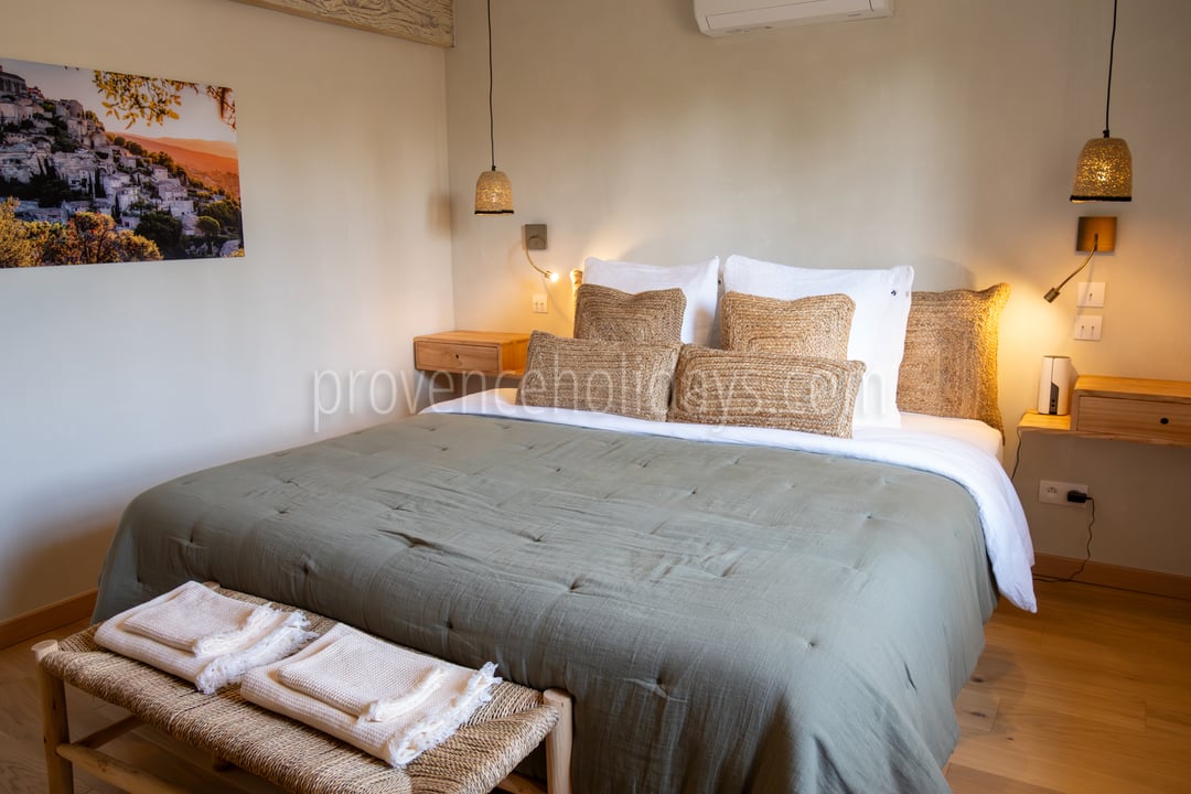 18 - Villa Serenité du Luberon: Villa: Bedroom