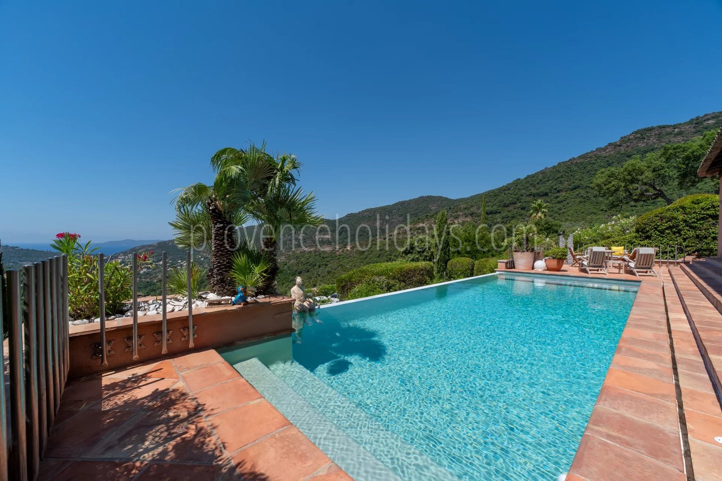 60 - Villa contemporaine à Rayol-Canadel-sur-Mer: Villa: Pool