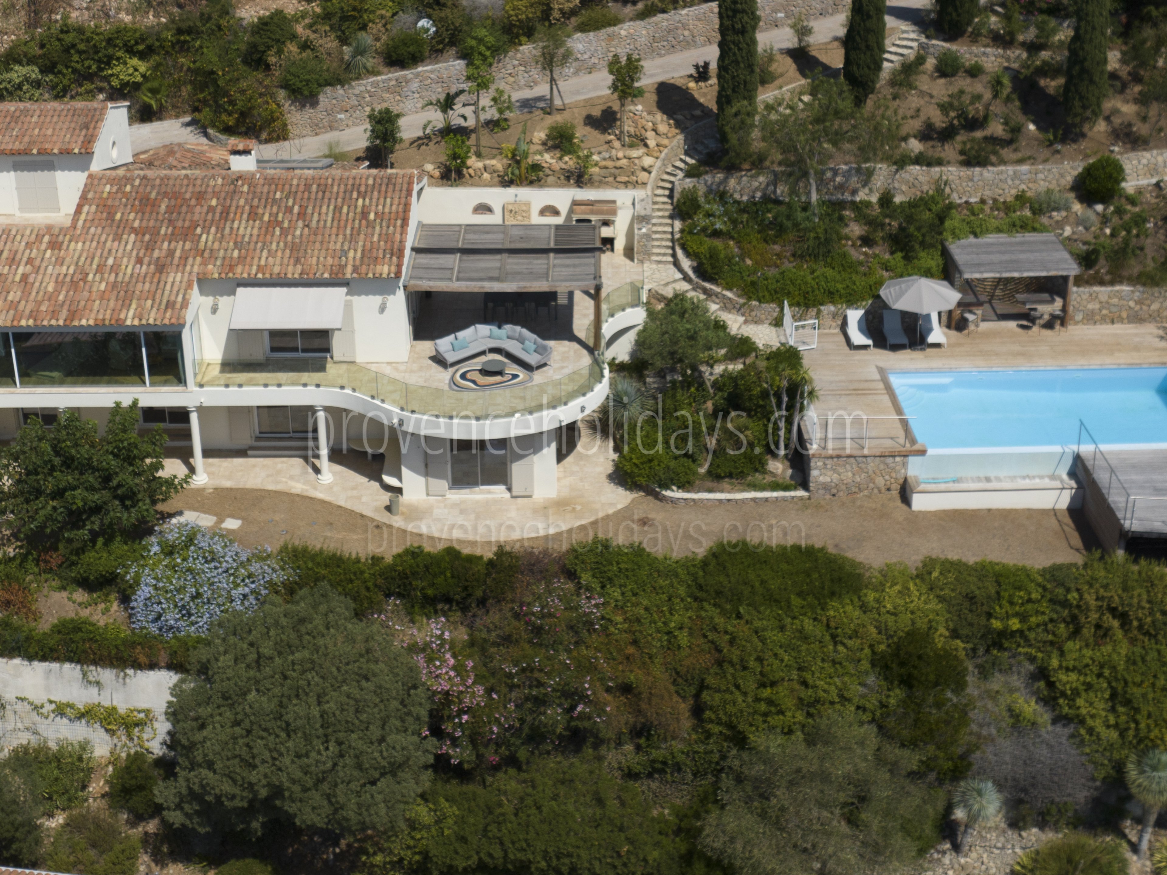 30 - Villa du Var: Villa: Exterior