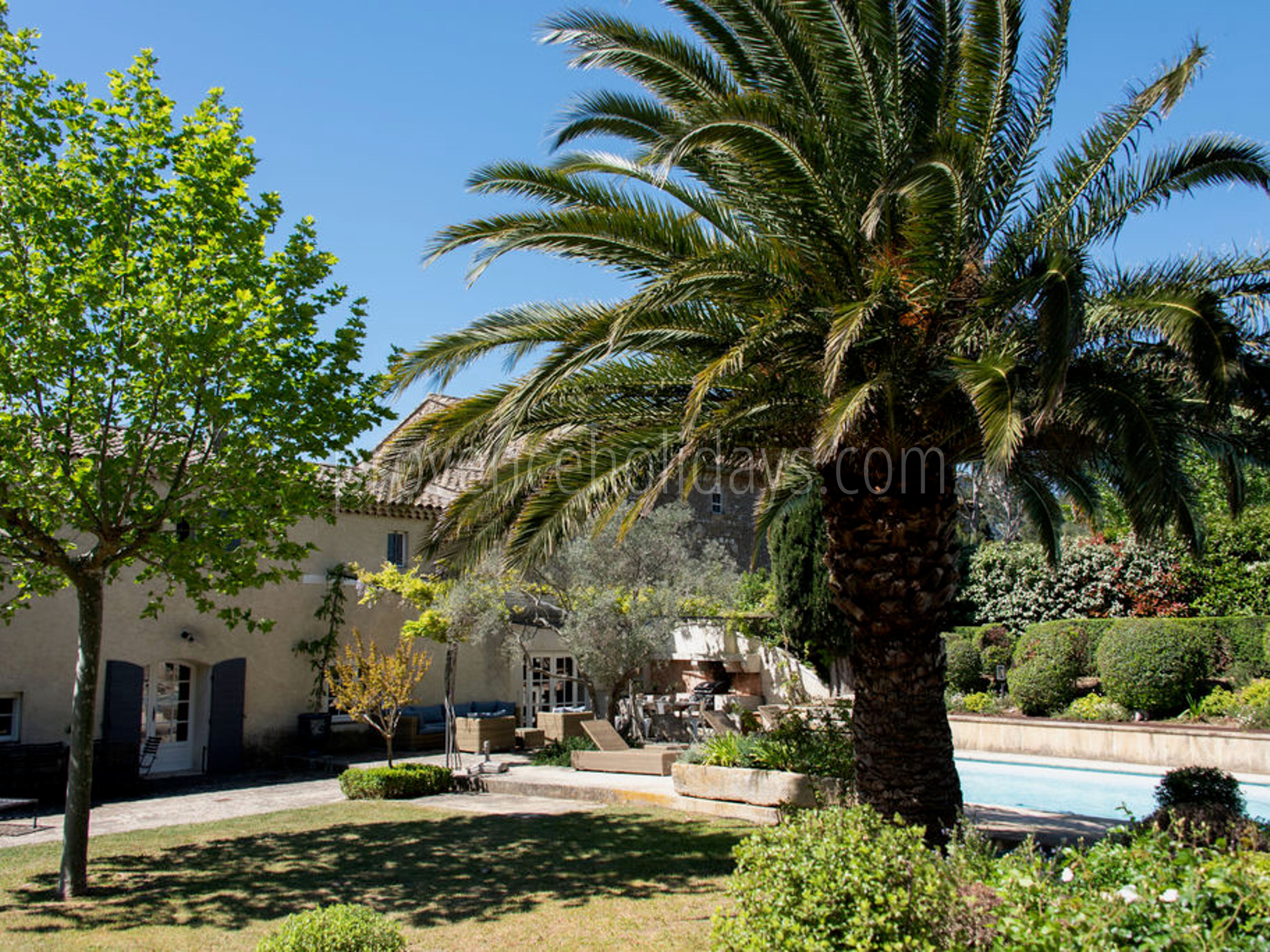 36 - Mas Mouriès: Villa: Exterior
