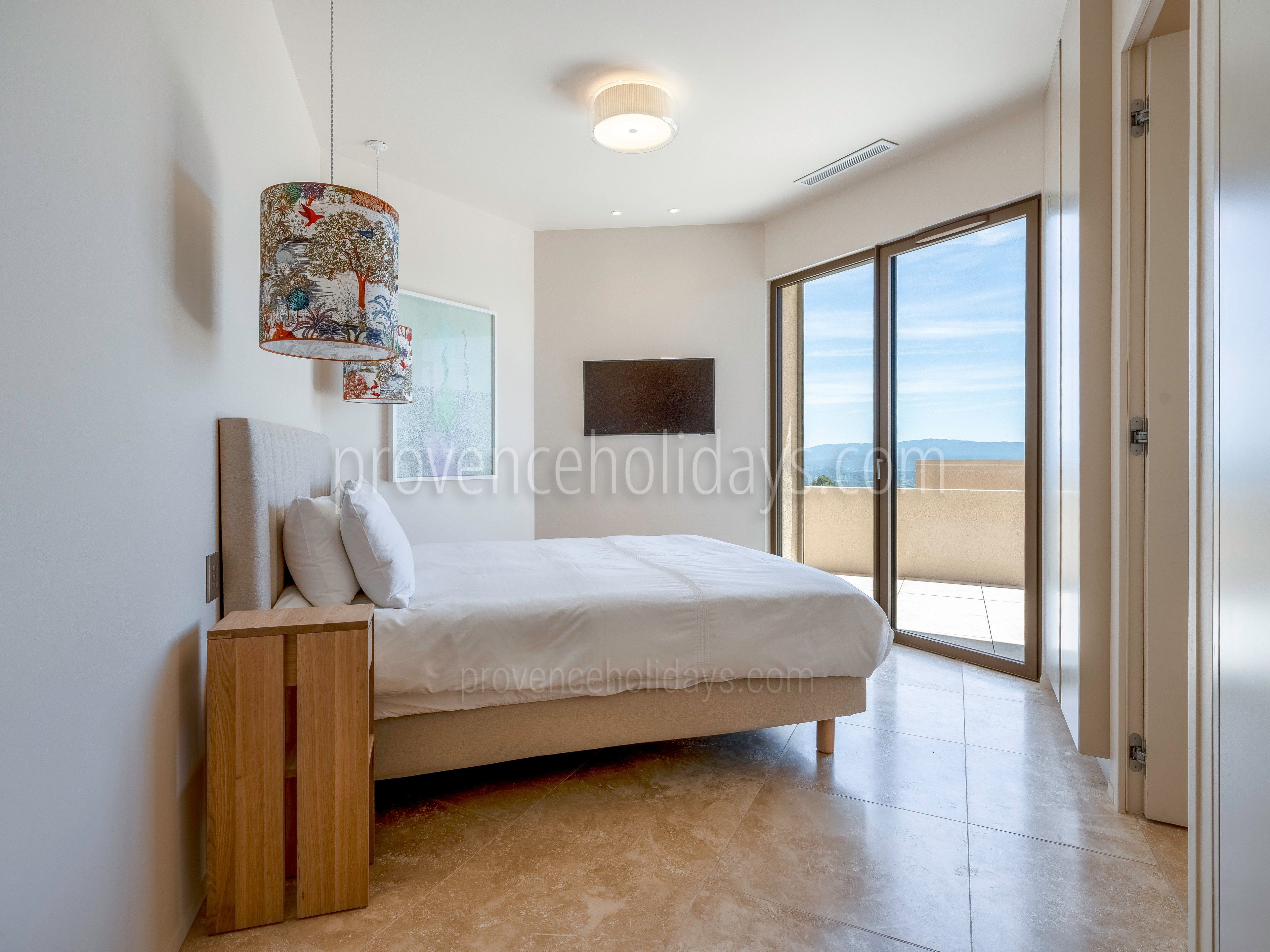 17 - Eden-en-Provence: Villa: Bedroom