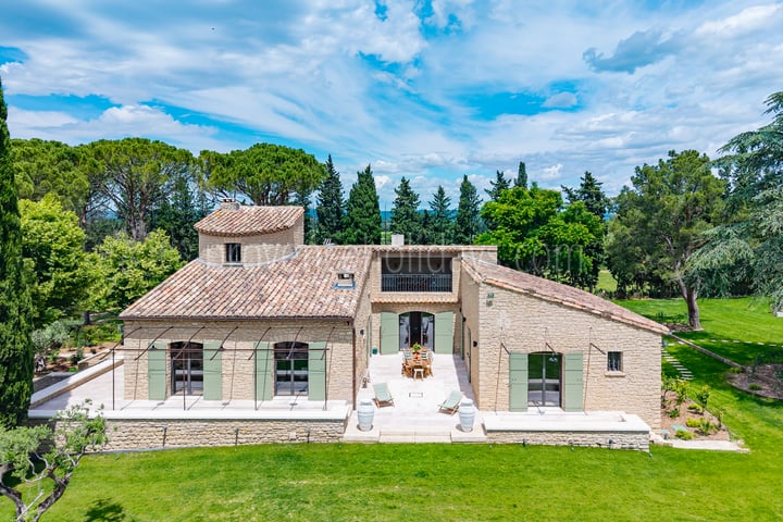 18 - Mas des Cistes: Villa: Exterior