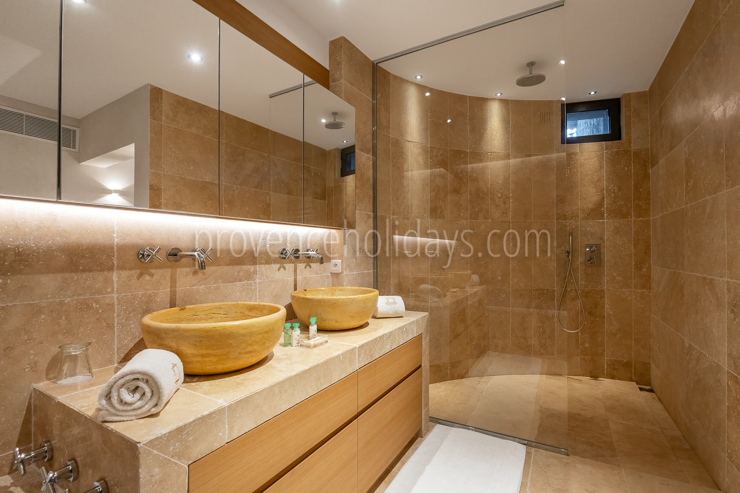 11 - Domaine Three Lakes: Villa: Bathroom