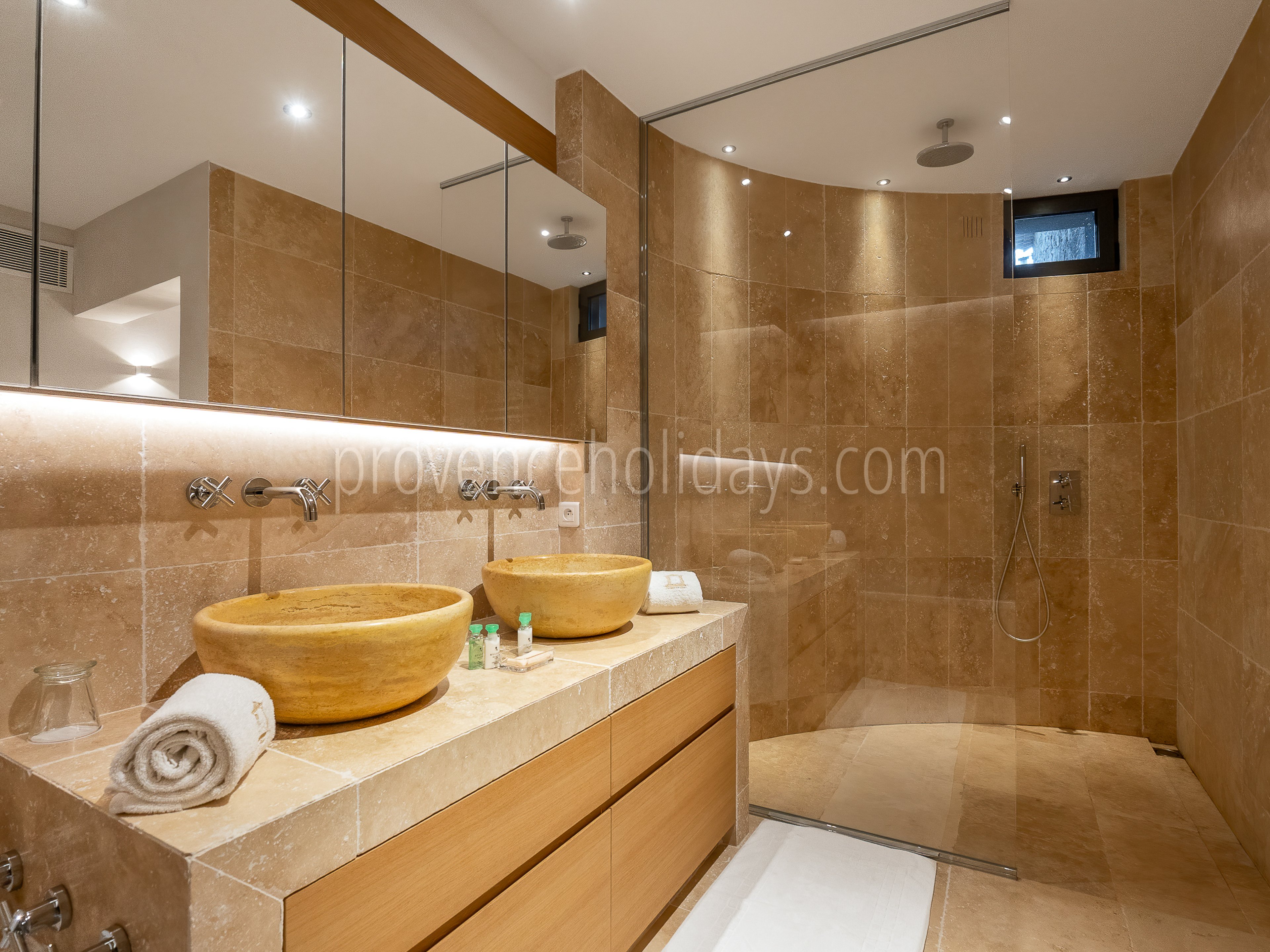 11 - Domaine Three Lakes: Villa: Bathroom