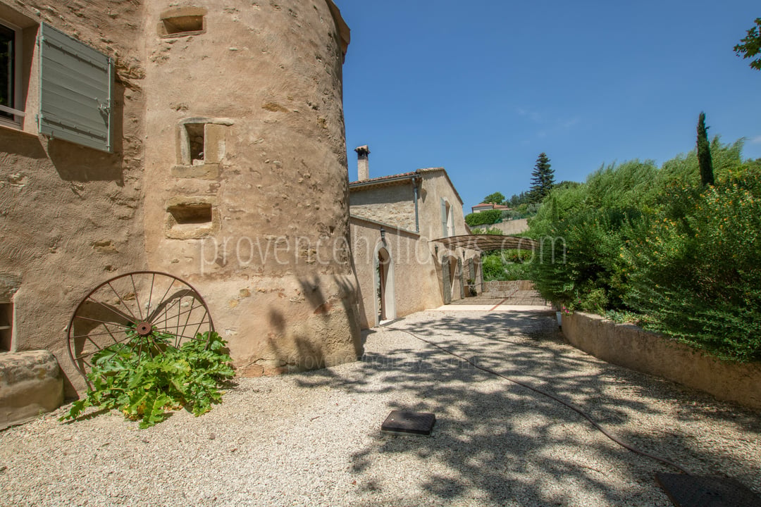32 - Château des Templiers: Villa: Exterior