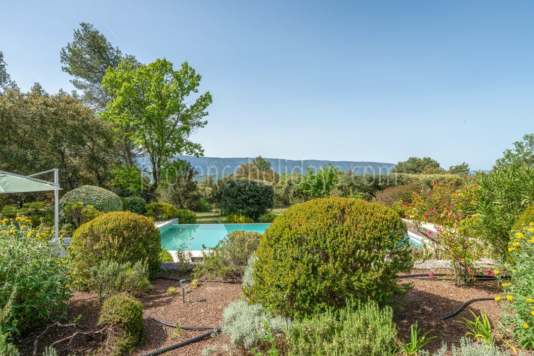 12 - Villa Provençale: Villa: Pool