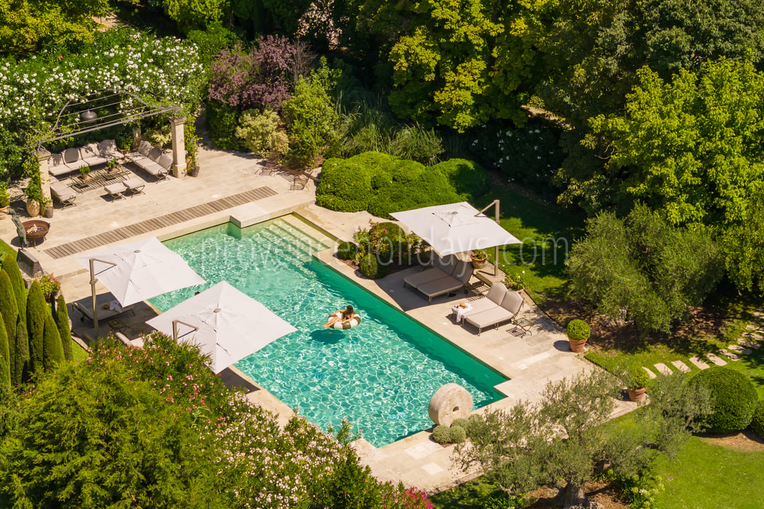 13 - Mas de Maussane: Villa: Pool