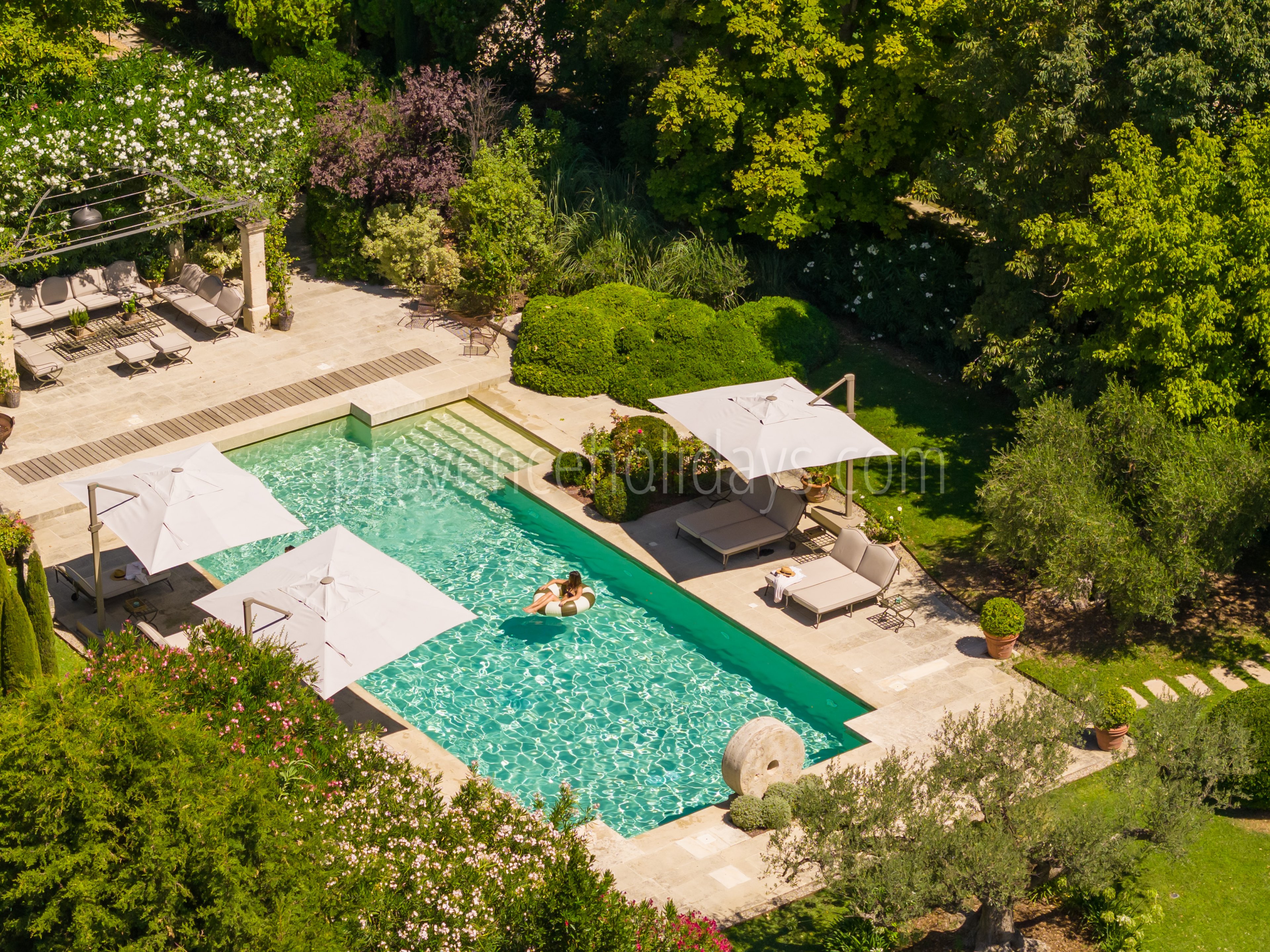 13 - Mas de Maussane: Villa: Pool