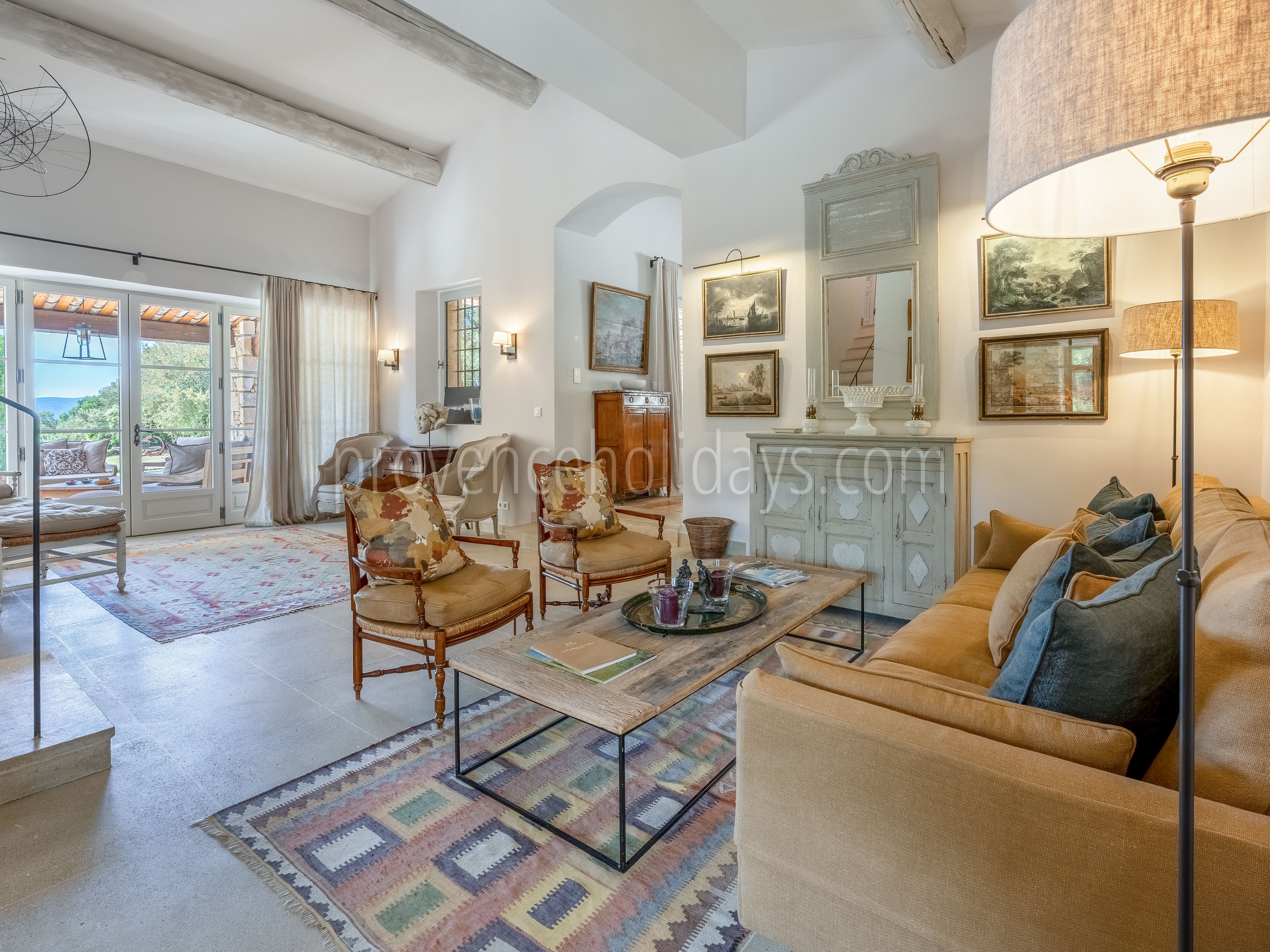 7 - La Maison des Bories: Villa: Interior