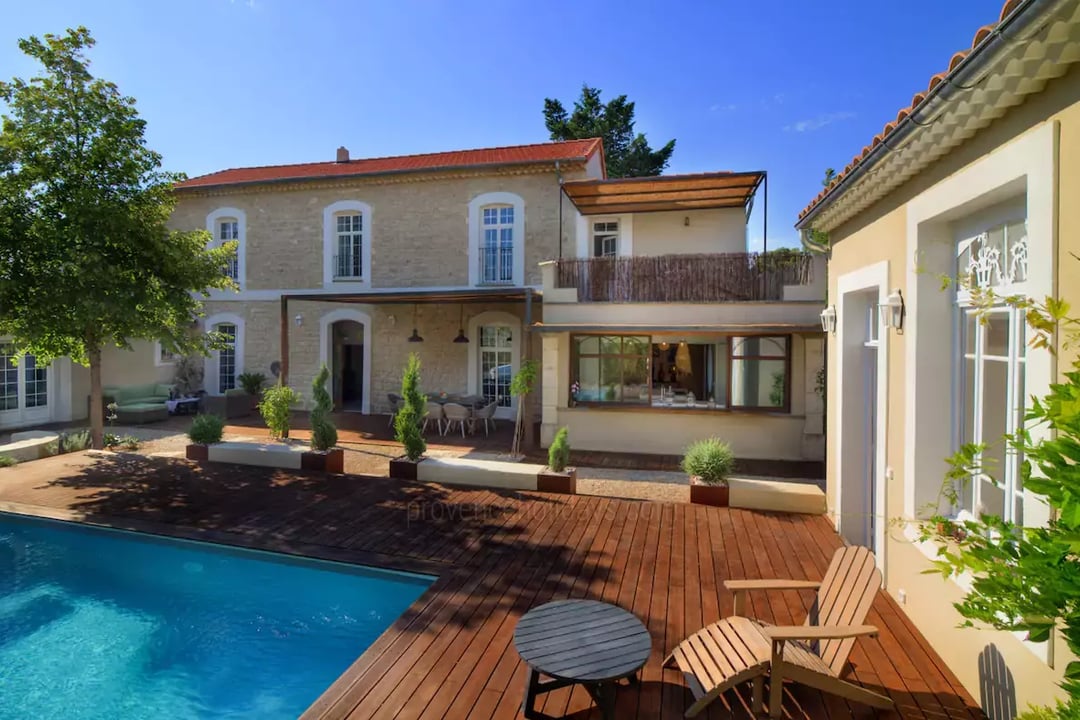 Village house in L'Isle-sur-la-Sorgue