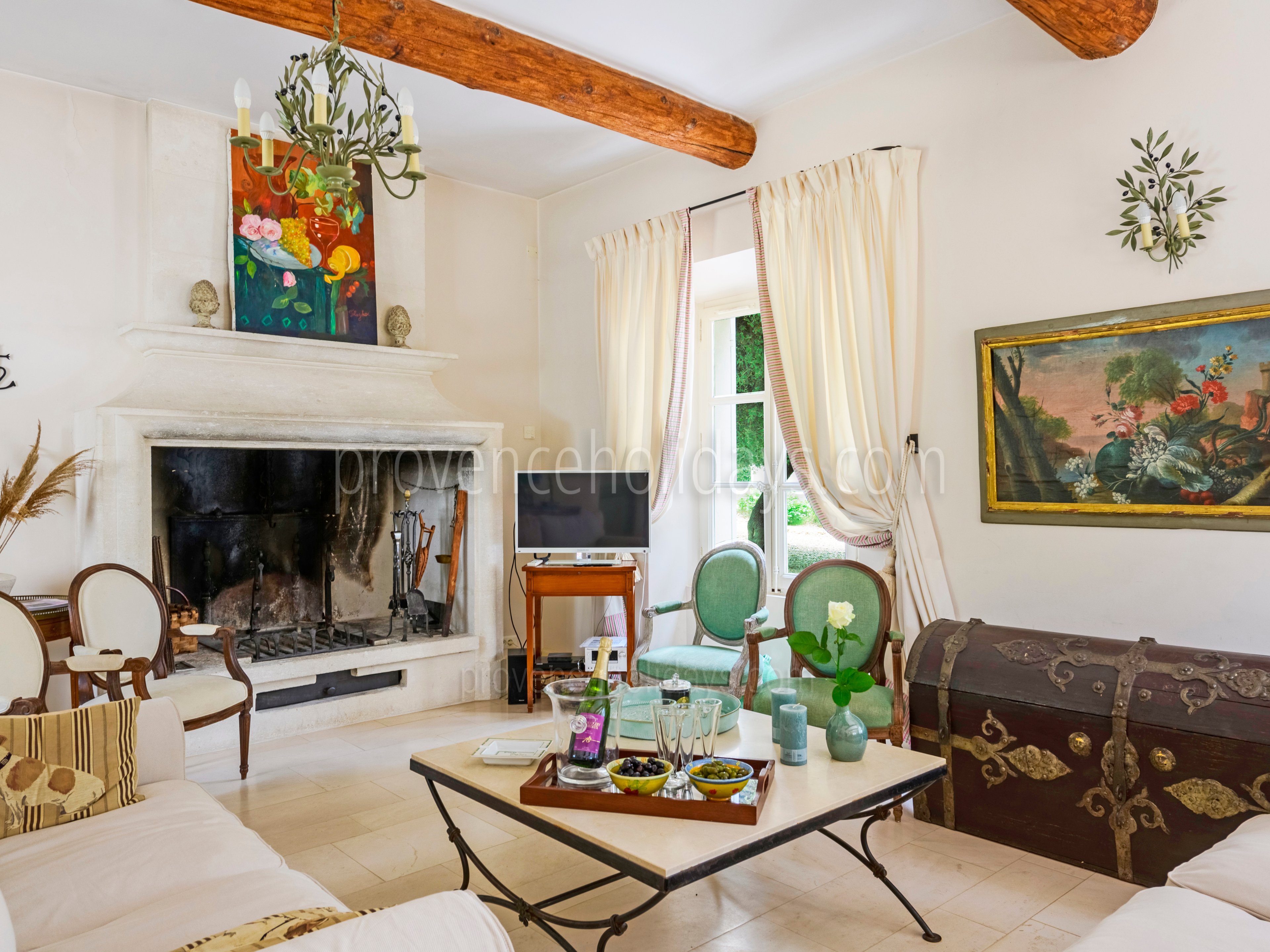 21 - Le Mas des Roses: Villa: Interior