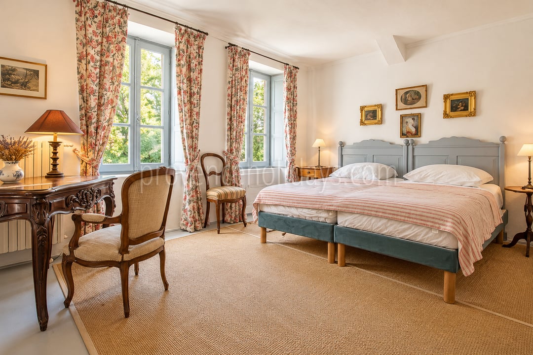 34 - Woning met een prachtig uitzicht in Aubignan: Villa: Bedroom