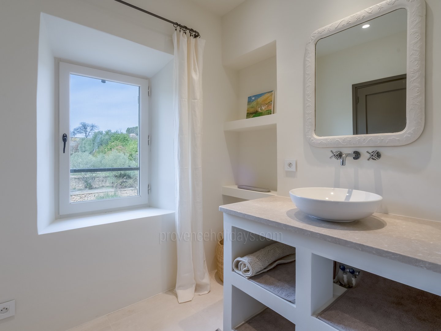 37 - La Petite Bastide des Sources: Villa: Bathroom