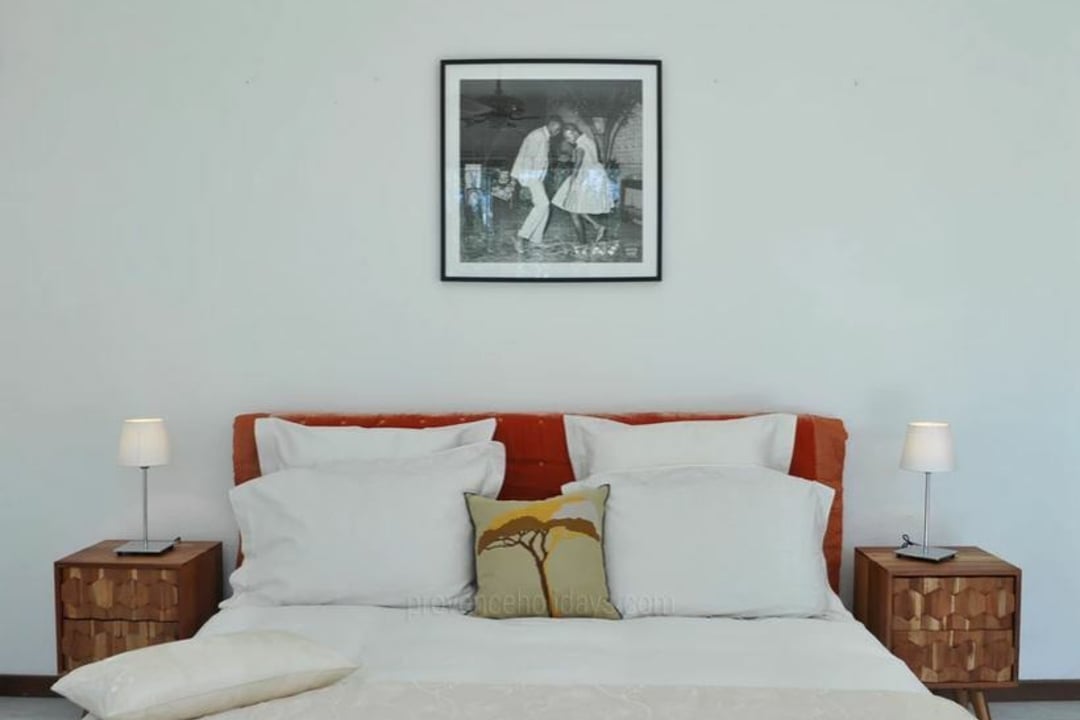 60 - Villa Cap d\'Antibes: Villa: Bedroom