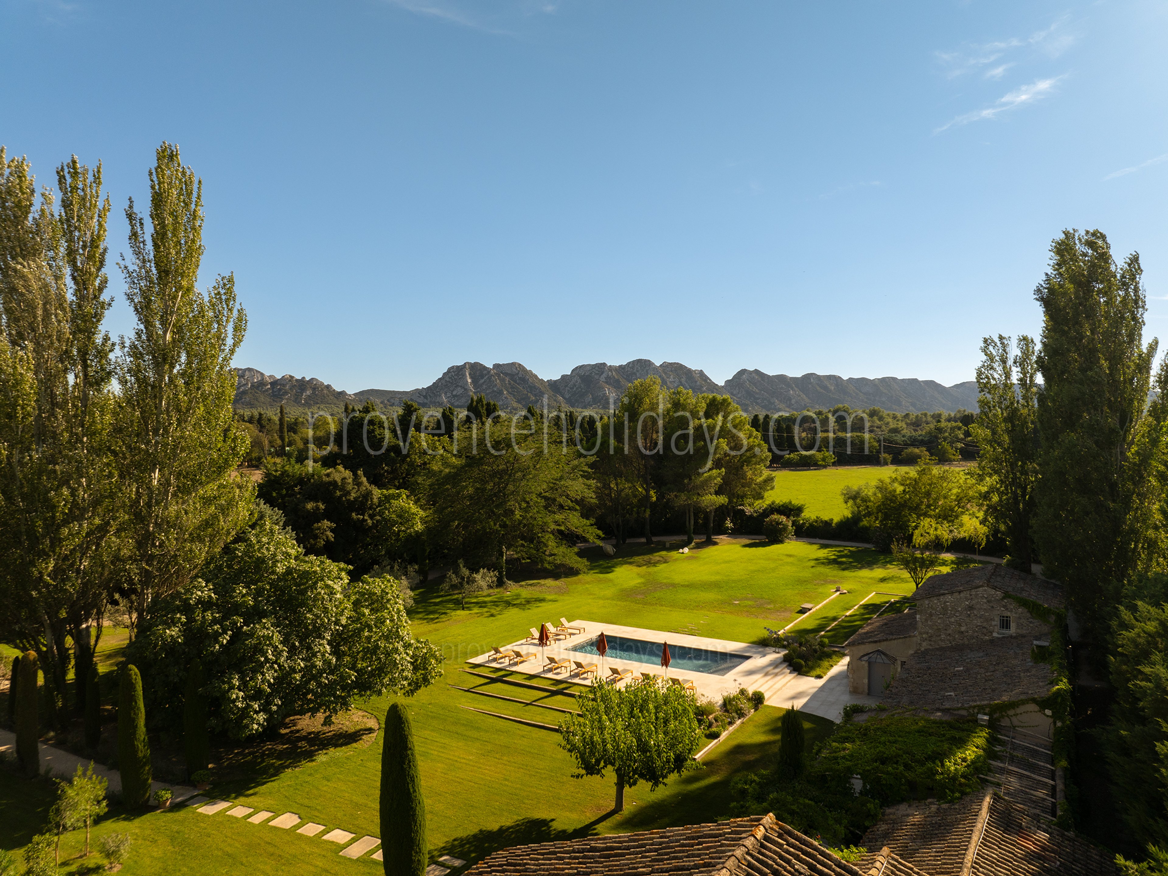 1 - Le Mas des Magnans: Villa: Exterior