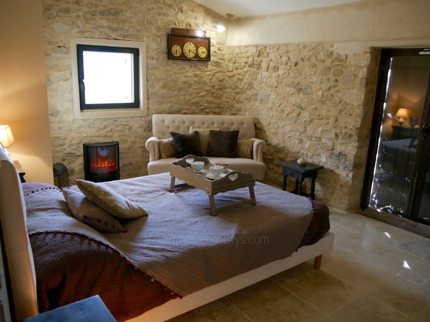27 - La Roque sur Pernes: Villa: Interior - Bedroom - Annex