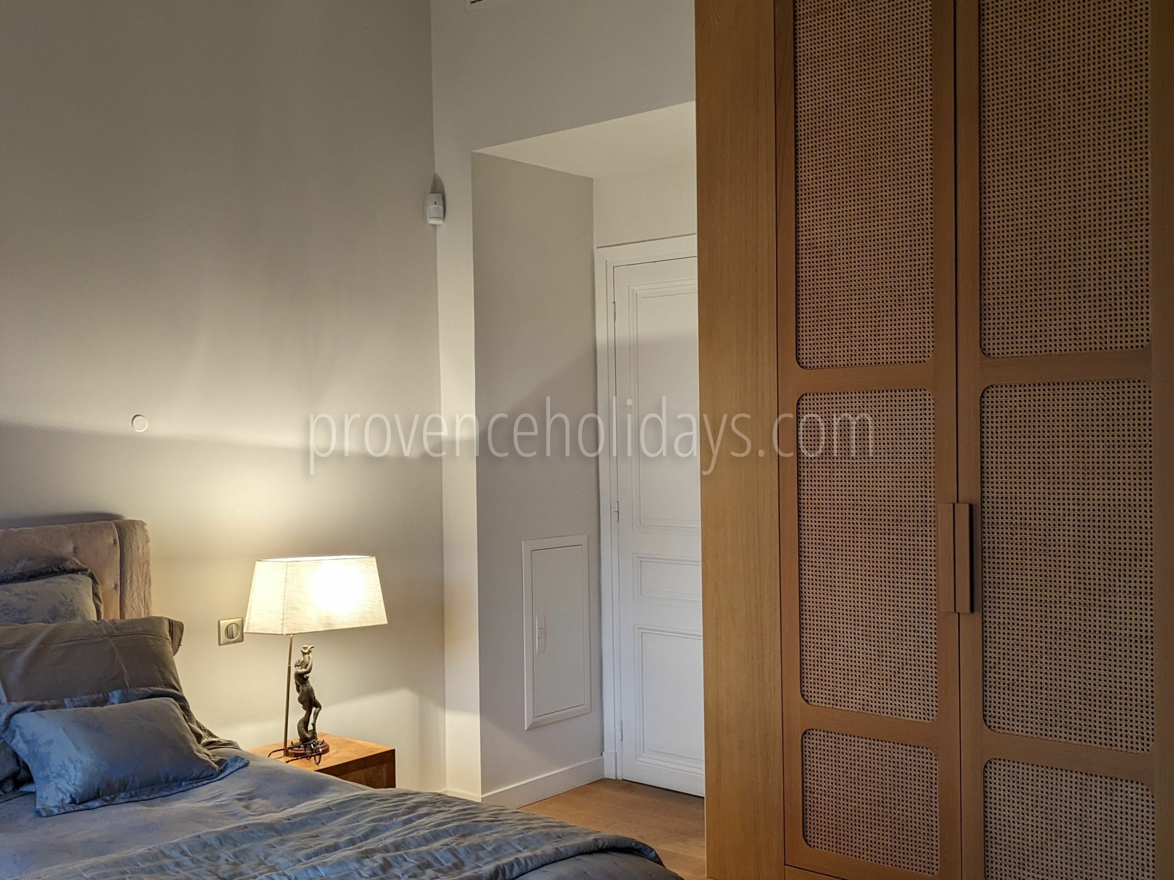 40 - Villa Cap d\'Antibes: Villa: Bedroom