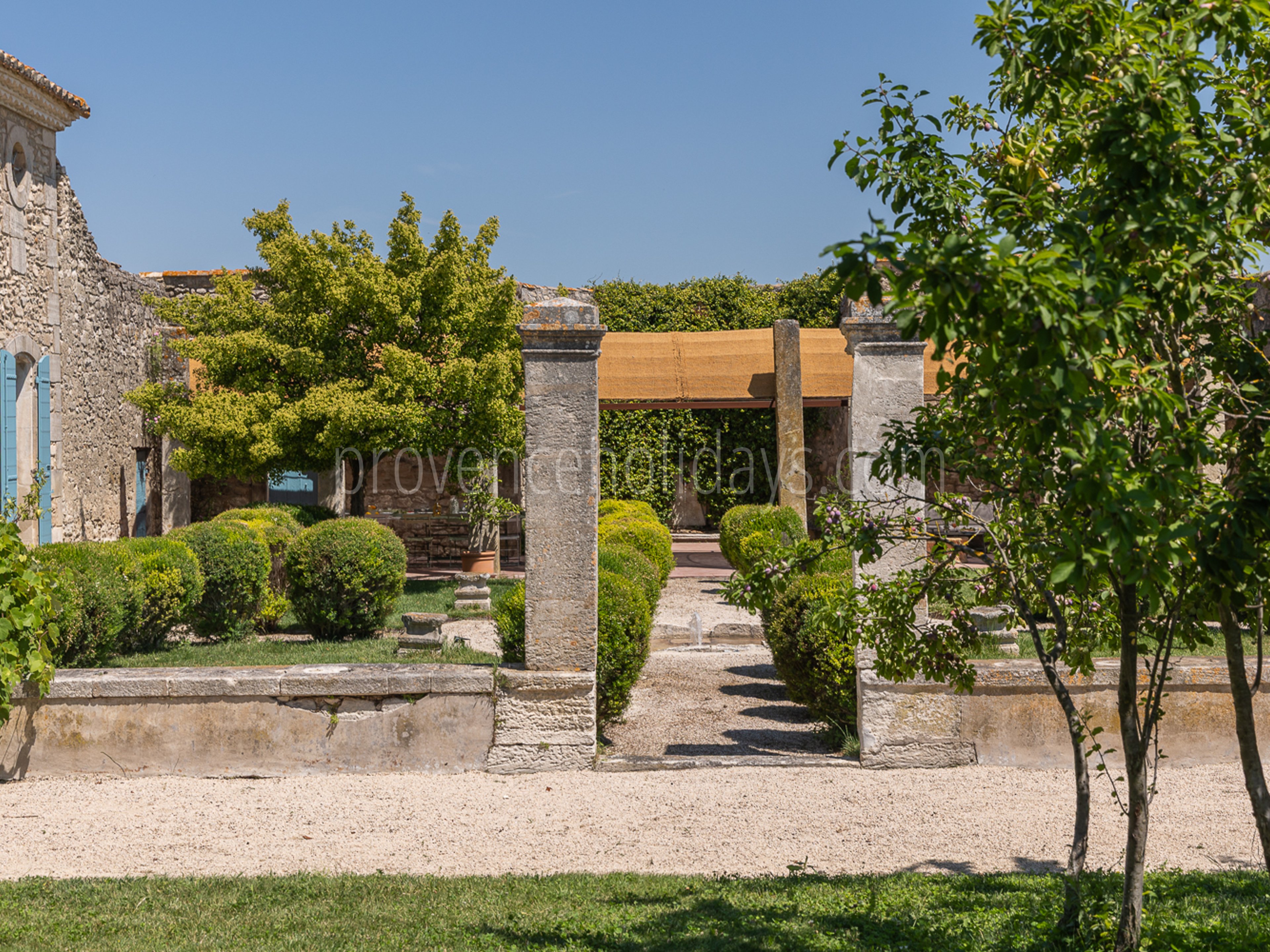 41 - Mas du Lierre: Villa: Exterior