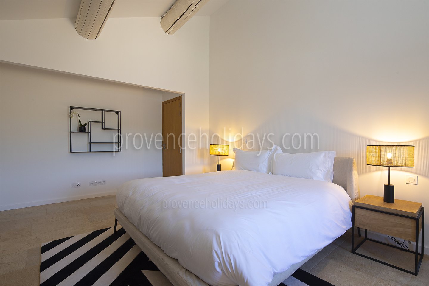35 - Mas du Carlet: Villa: Interior