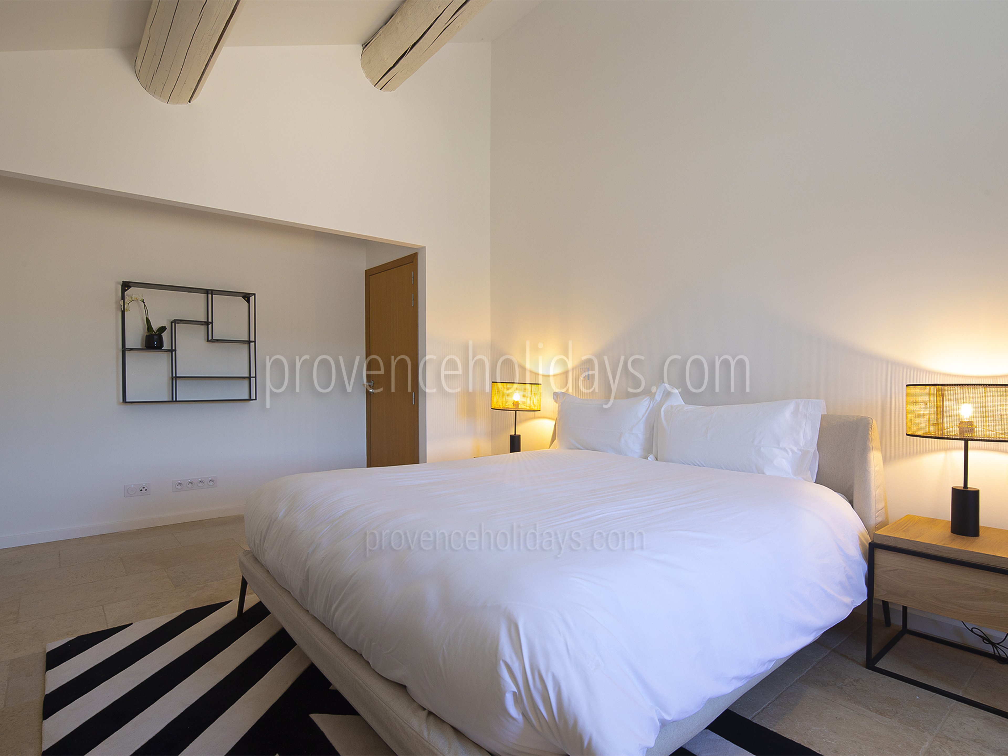 35 - Mas du Carlet: Villa: Interior