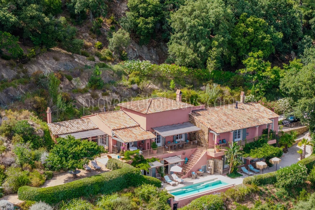 26 - Villa with sauna in La Garde-Freinet: Villa: Exterior