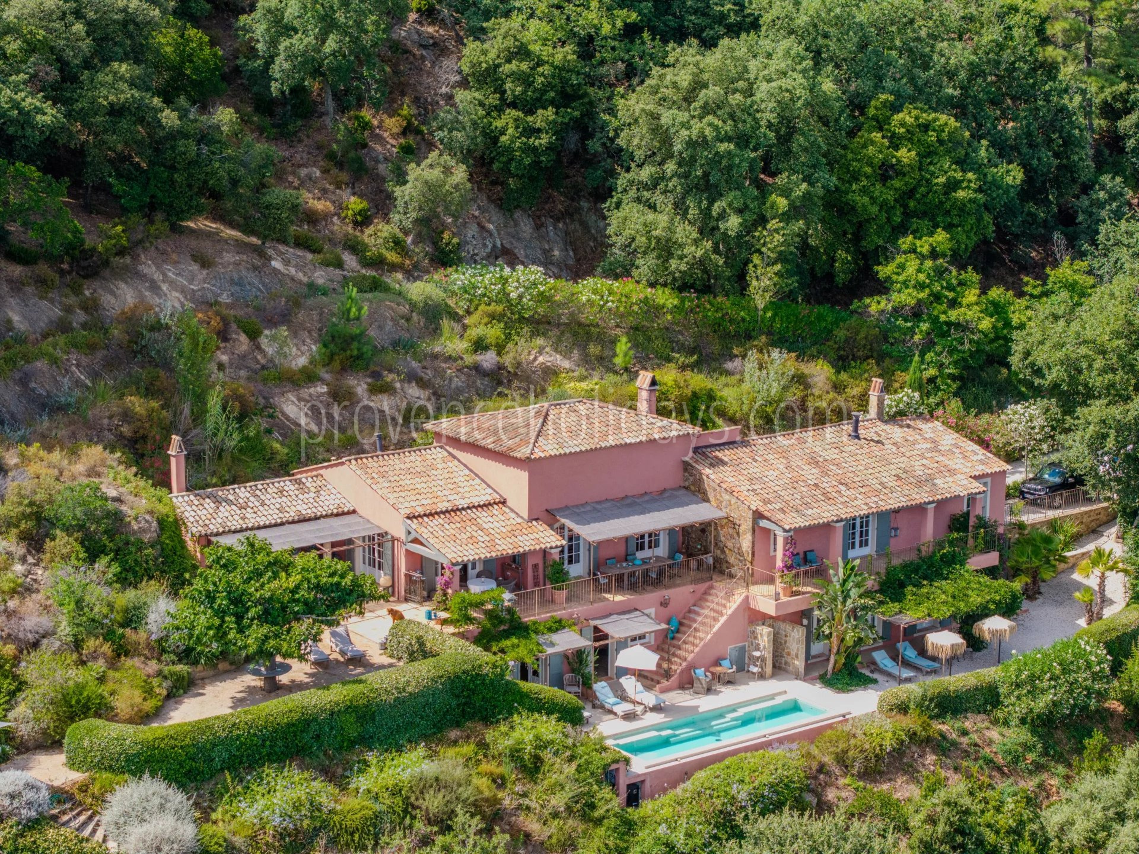 26 - Villa with sauna in La Garde-Freinet: Villa: Exterior