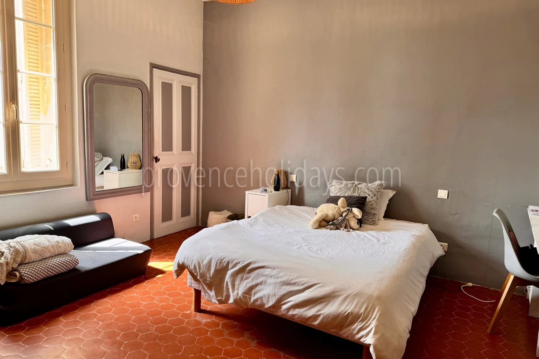 8 - Renovated château in Gordes: Villa: Bedroom