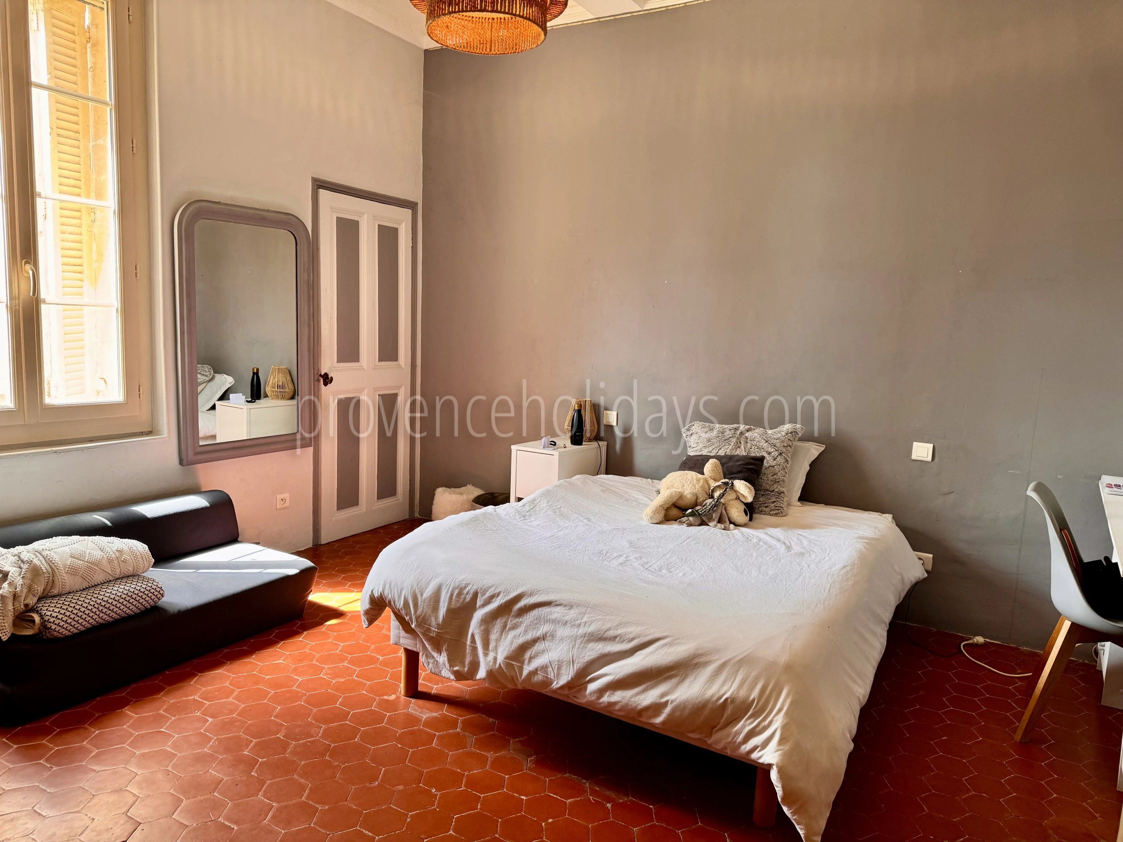 8 - Renovated château in Gordes: Villa: Bedroom