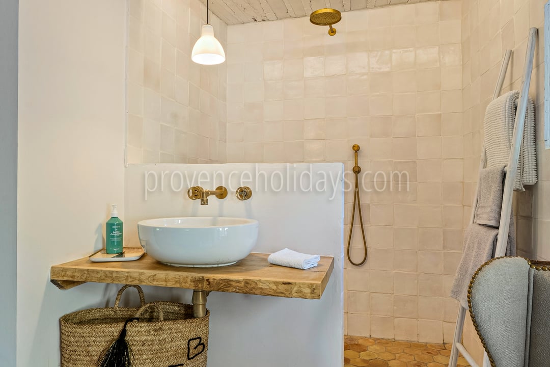 39 - Domaine des Pierres: Villa: Bathroom 1