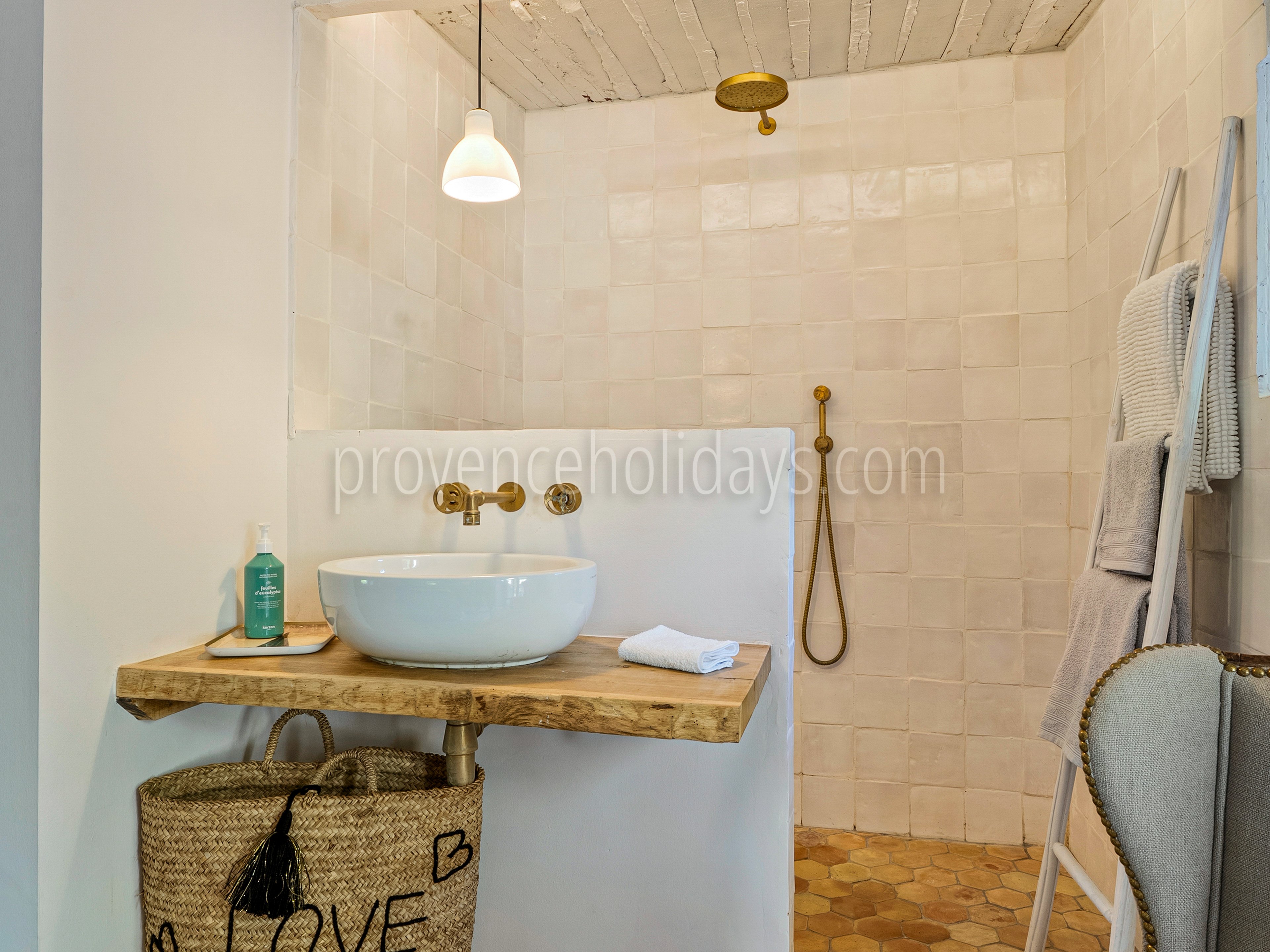 39 - Domaine des Pierres: Villa: Bathroom 1