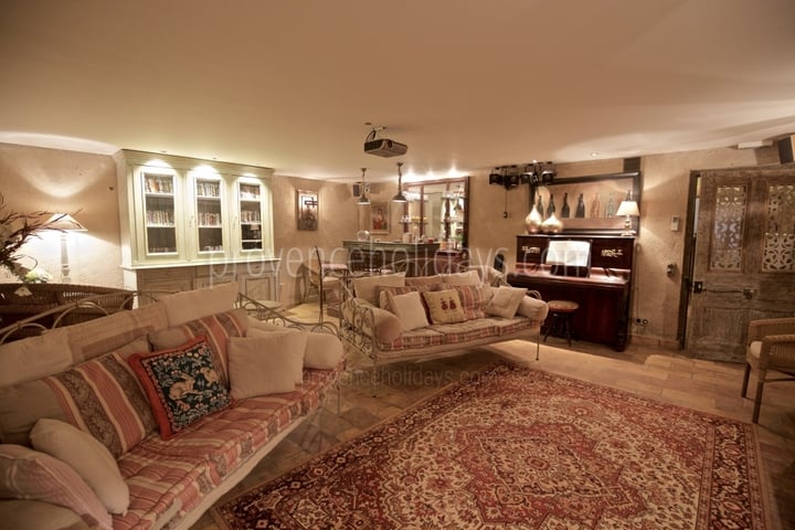 50 - Le Mas des Lavandes: Villa: Interior