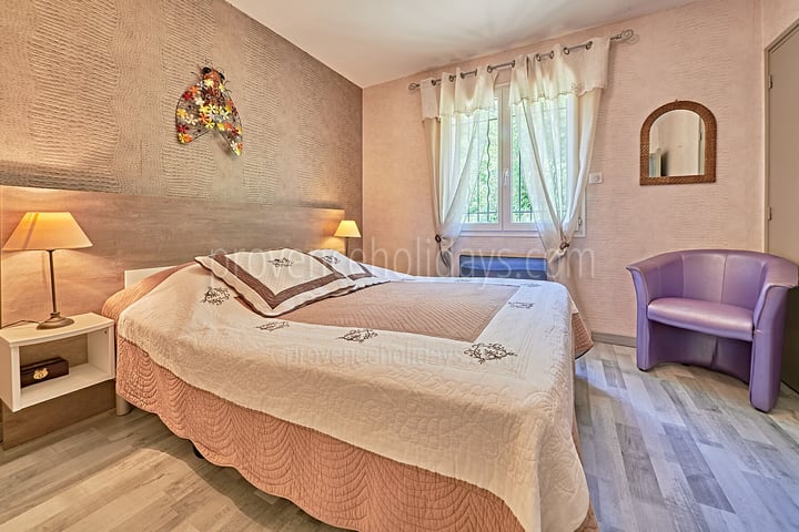 11 - Villa Chiara: Villa: Bedroom