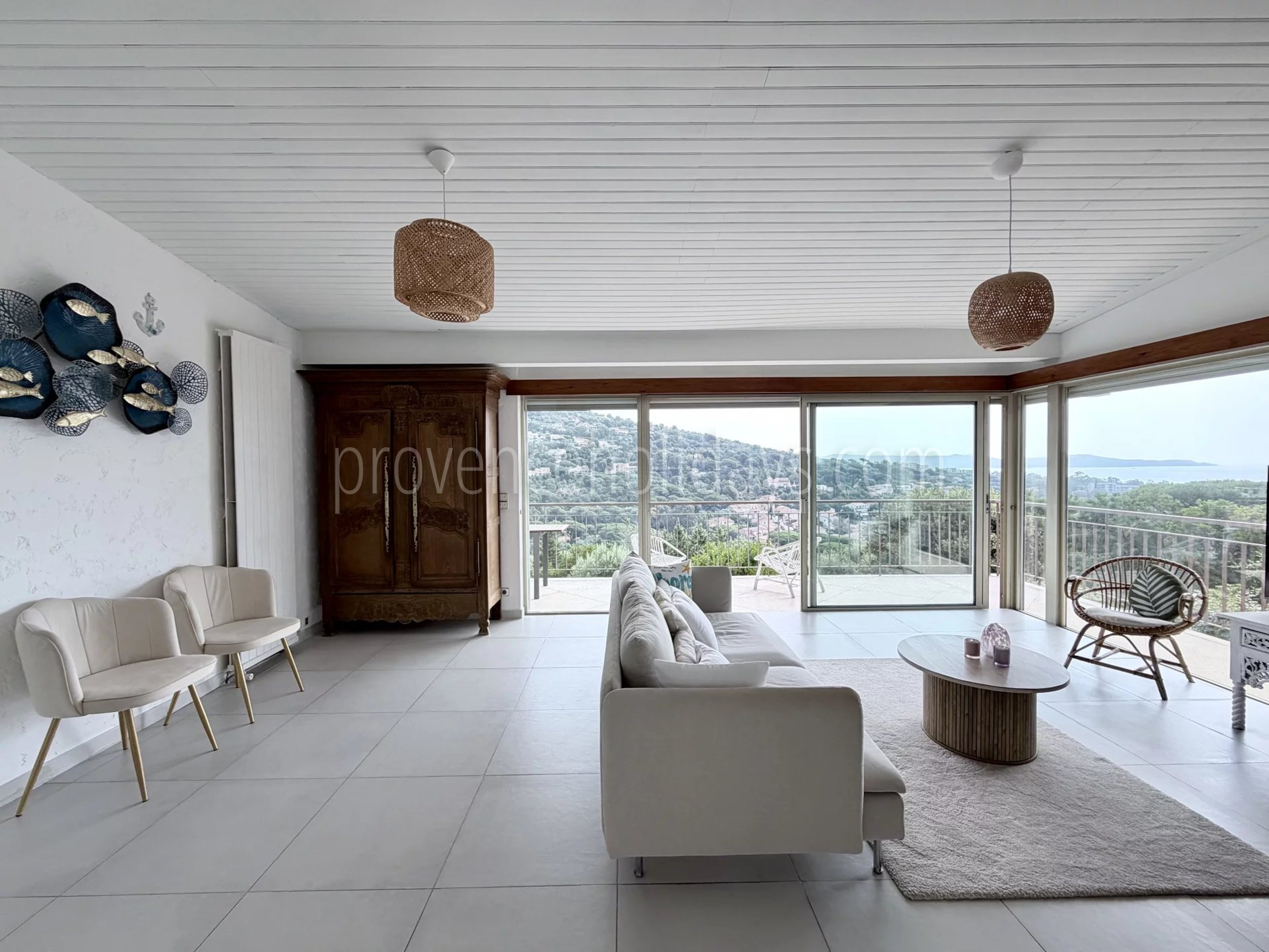 10 - Villa with pool in Cavalaire-sur-Mer: Villa: Interior
