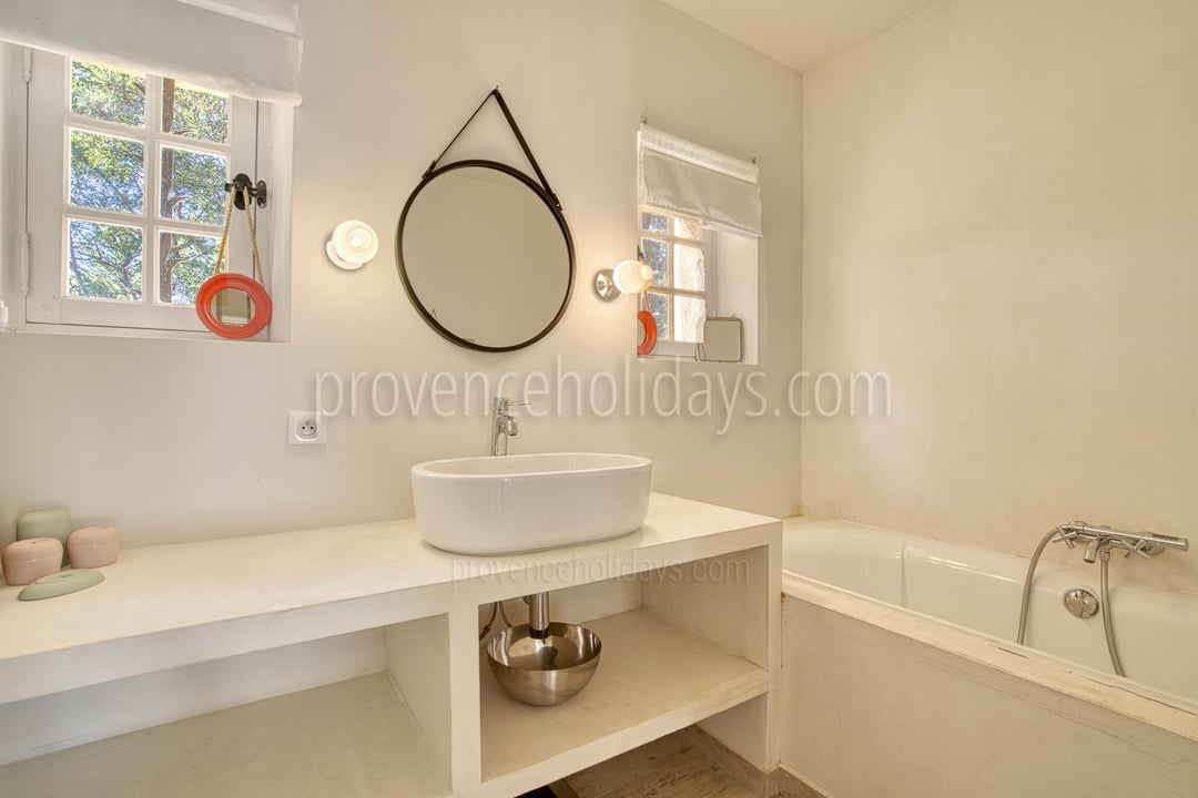 20 - Azur Horizon: Villa: Bathroom