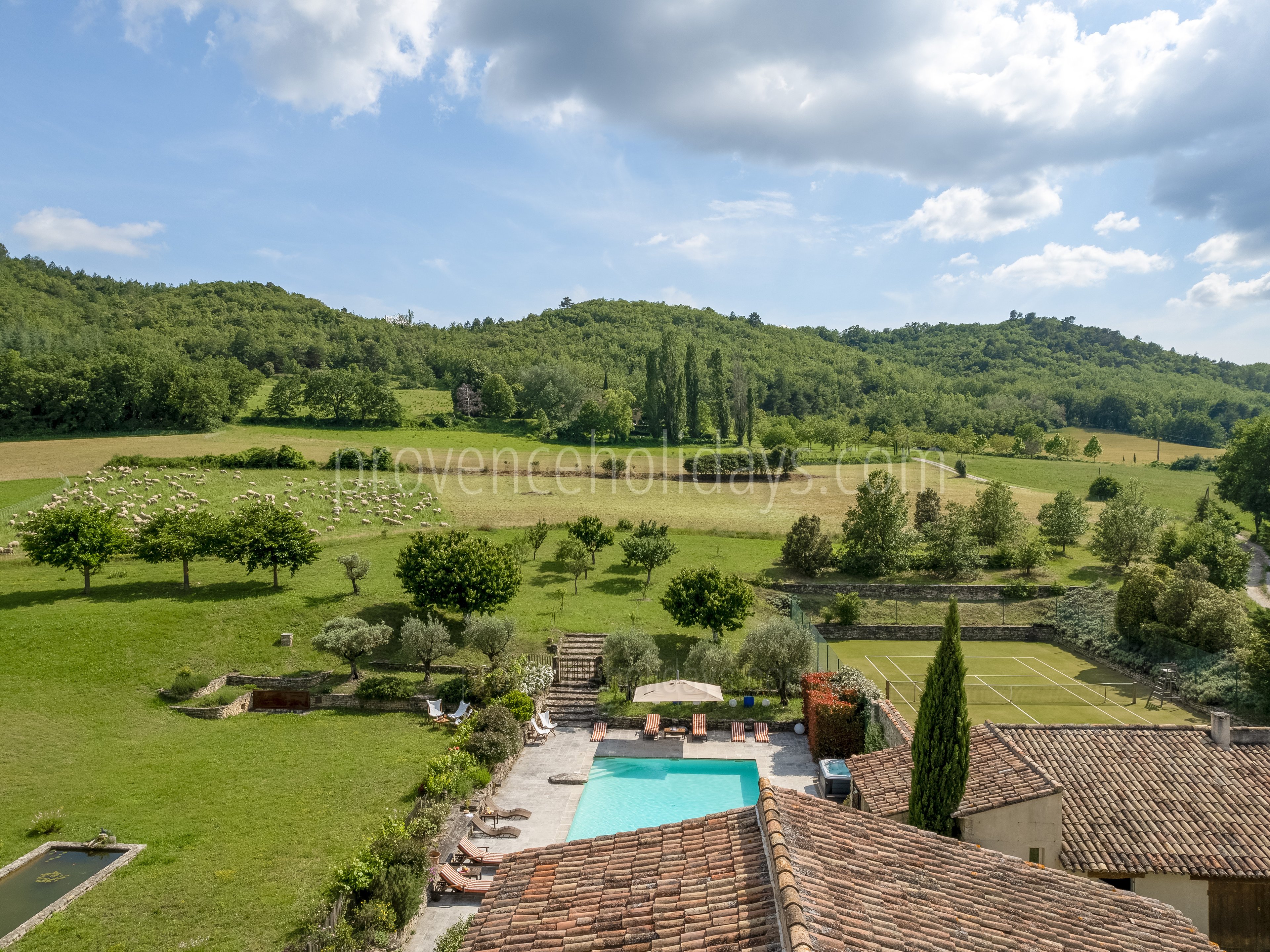15 - La Bastide Neuve: Villa: Exterior