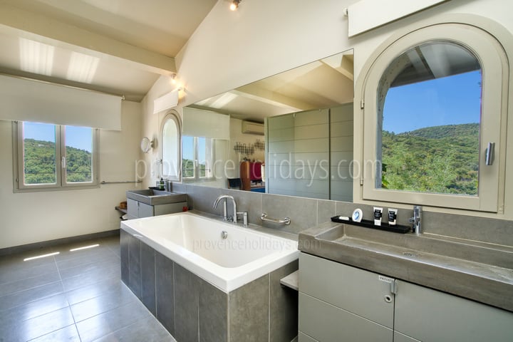 23 - Mistral Serene: Villa: Bathroom