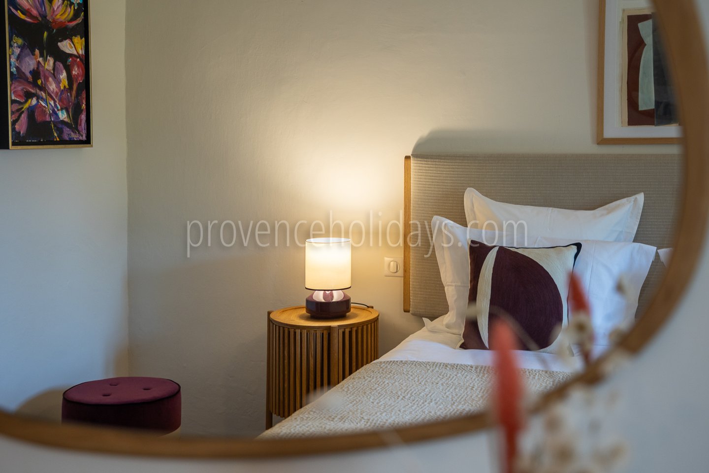 26 - Le Mas des Magnans: Villa: Bedroom