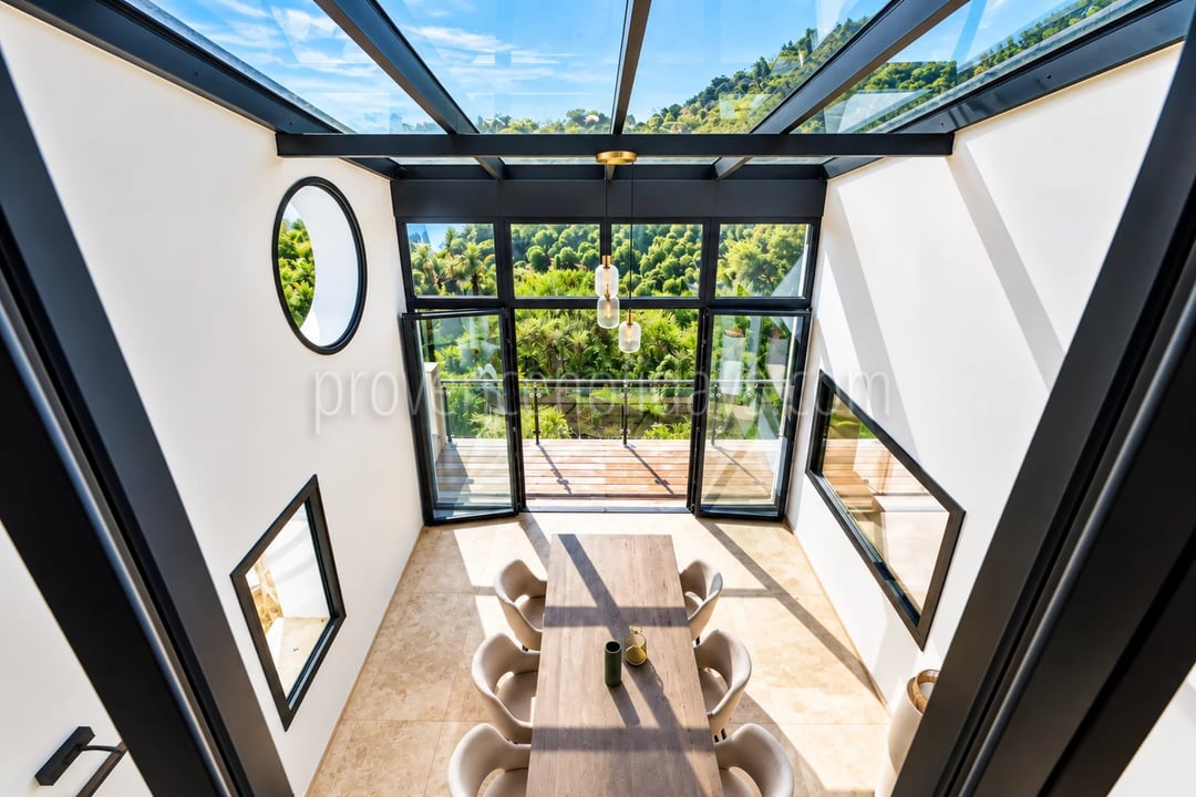 20 - Hedendaagse villa in Cavalaire-sur-Mer: Villa: Exterior