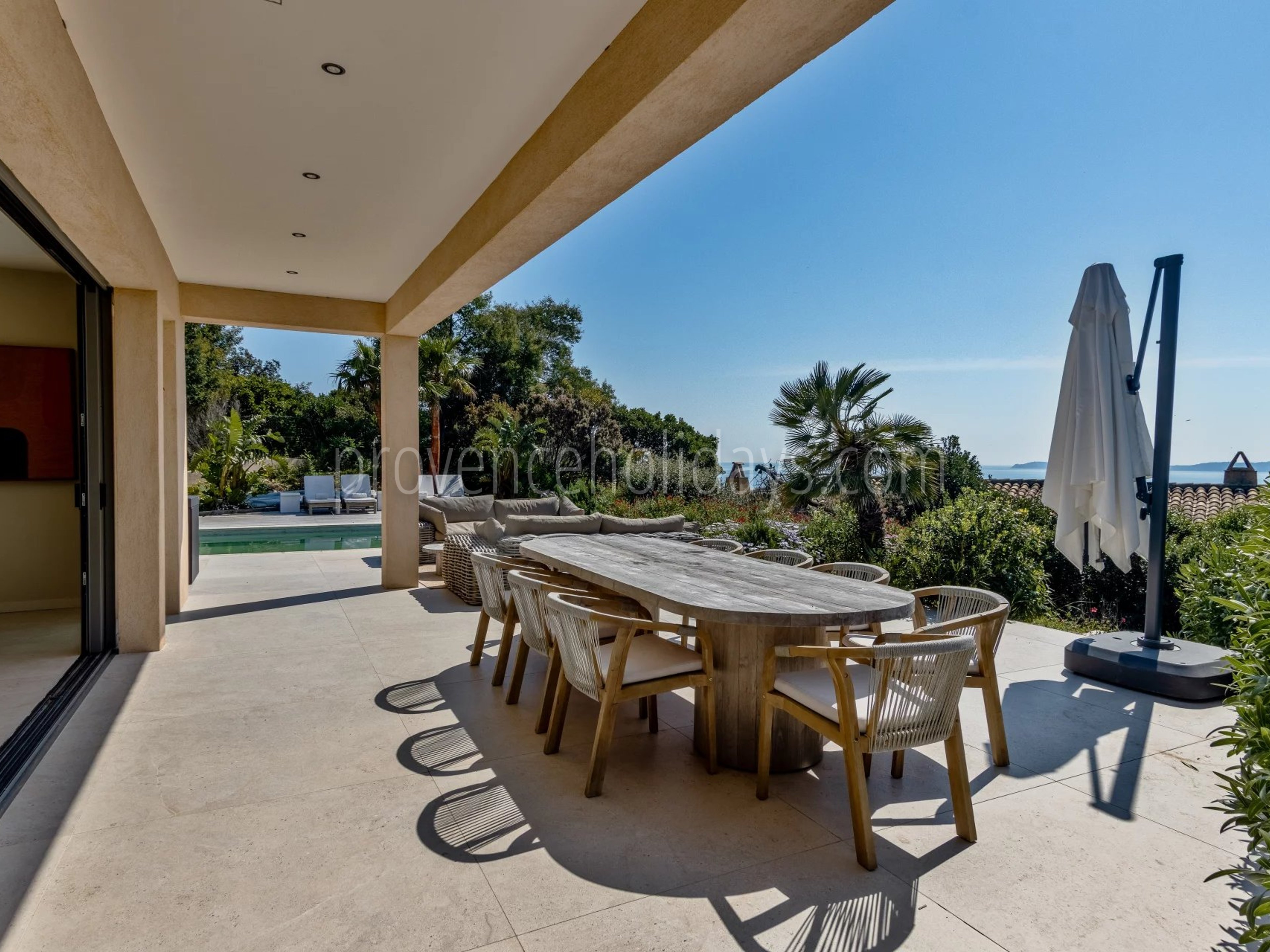 23 - Gerenoveerde villa in Rayol-Canadel-sur-Mer: Villa: Exterior