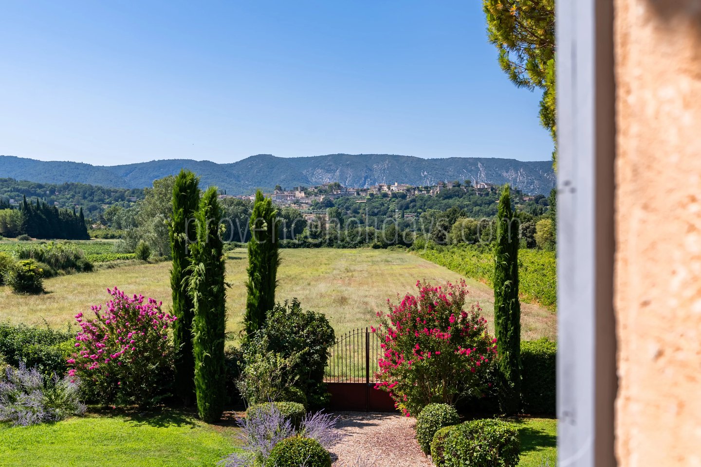20 - Provençal mas in Ménerbes: Villa: Exterior