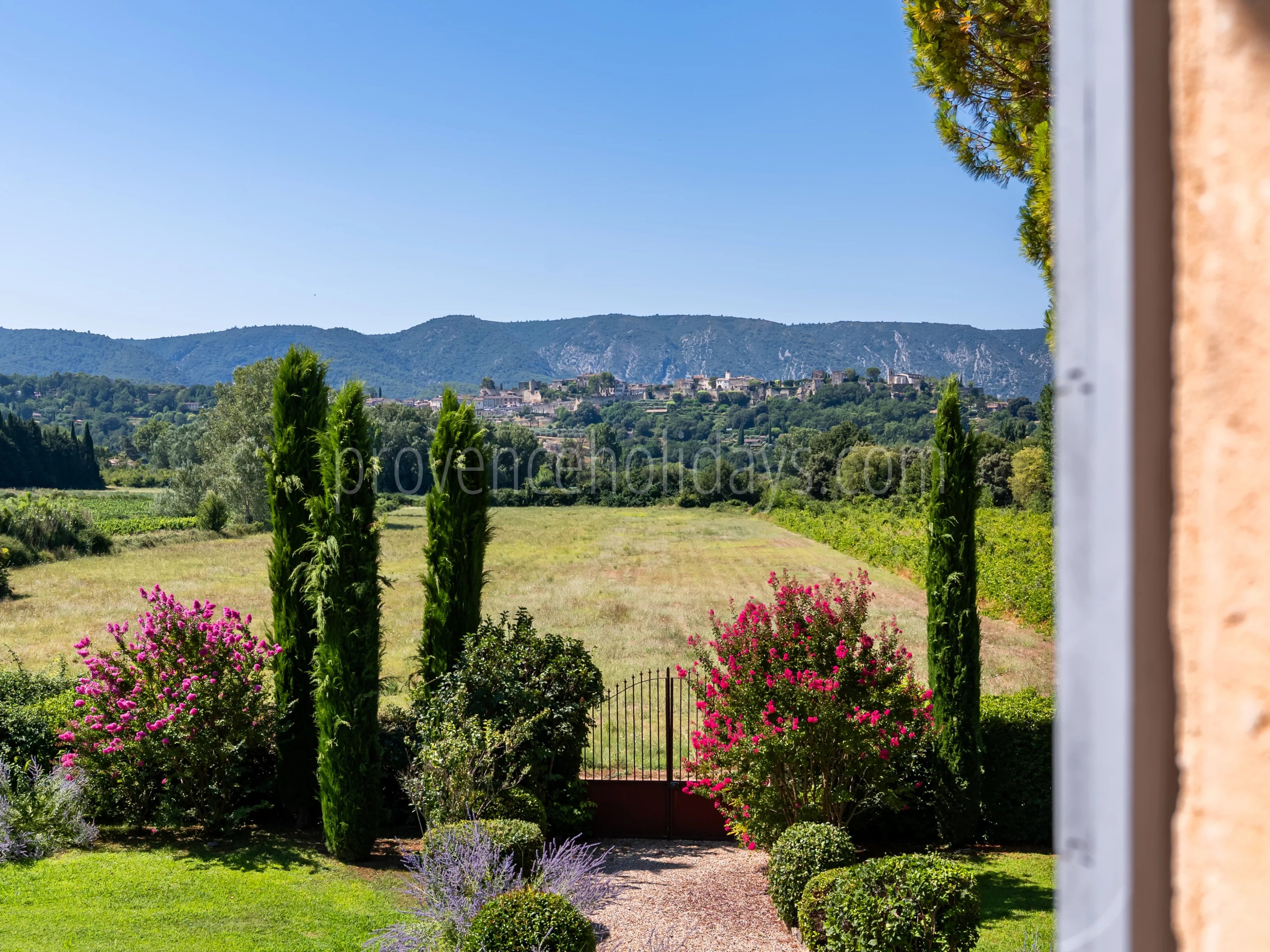 20 - Provençal mas in Ménerbes: Villa: Exterior