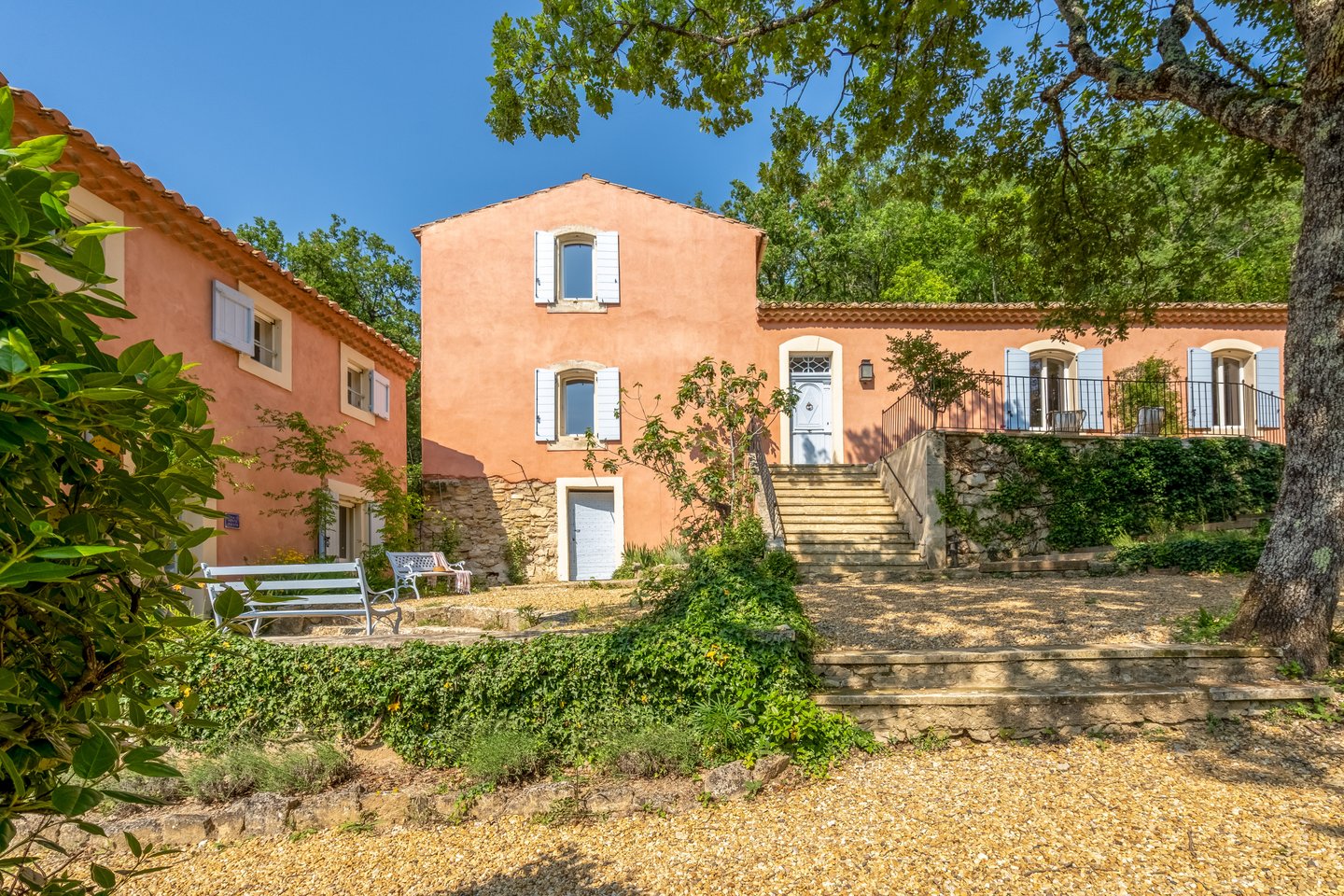 19 - Les Maisons de Saignon: Villa: Exterior