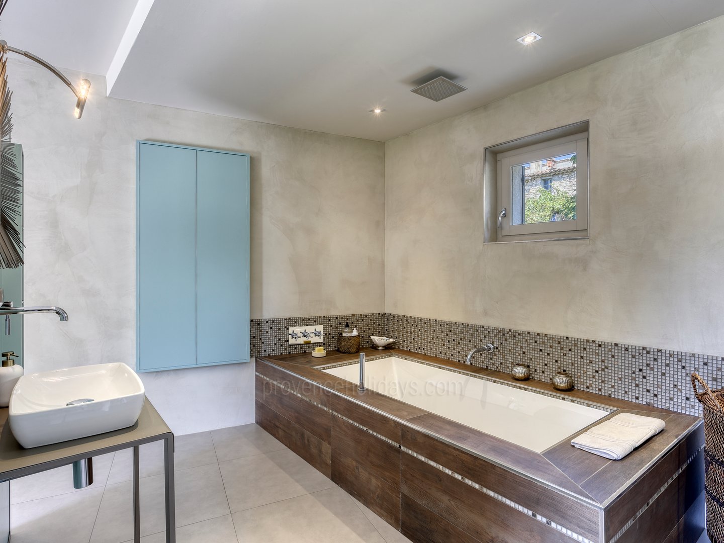 17 - Le Mas du Vallon: Villa: Bathroom