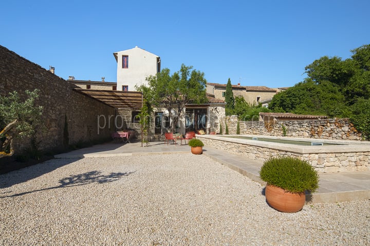 35 - Mas des Remparts: Villa: Exterior