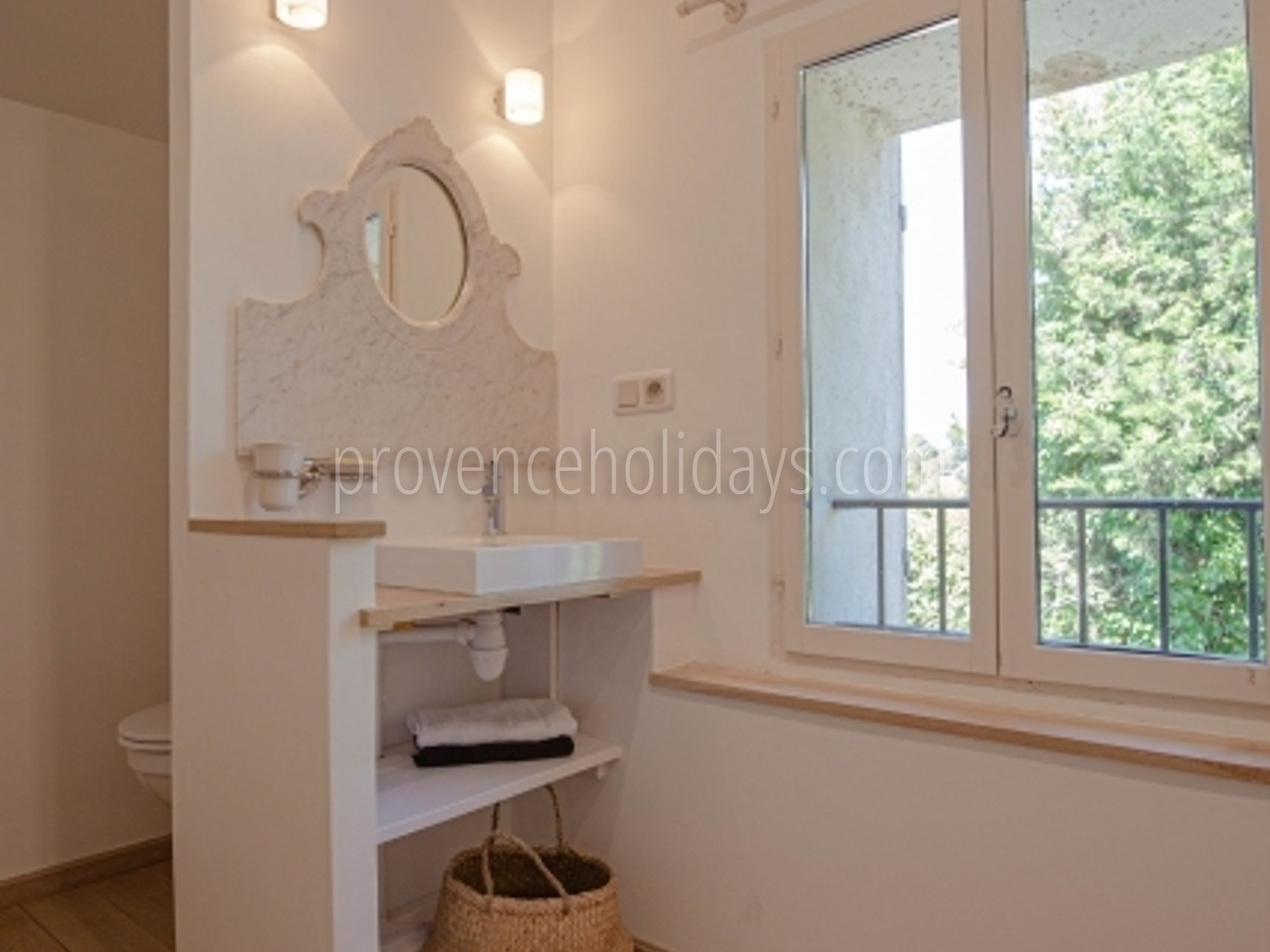 37 - Villa Beaumes: Villa: Interior